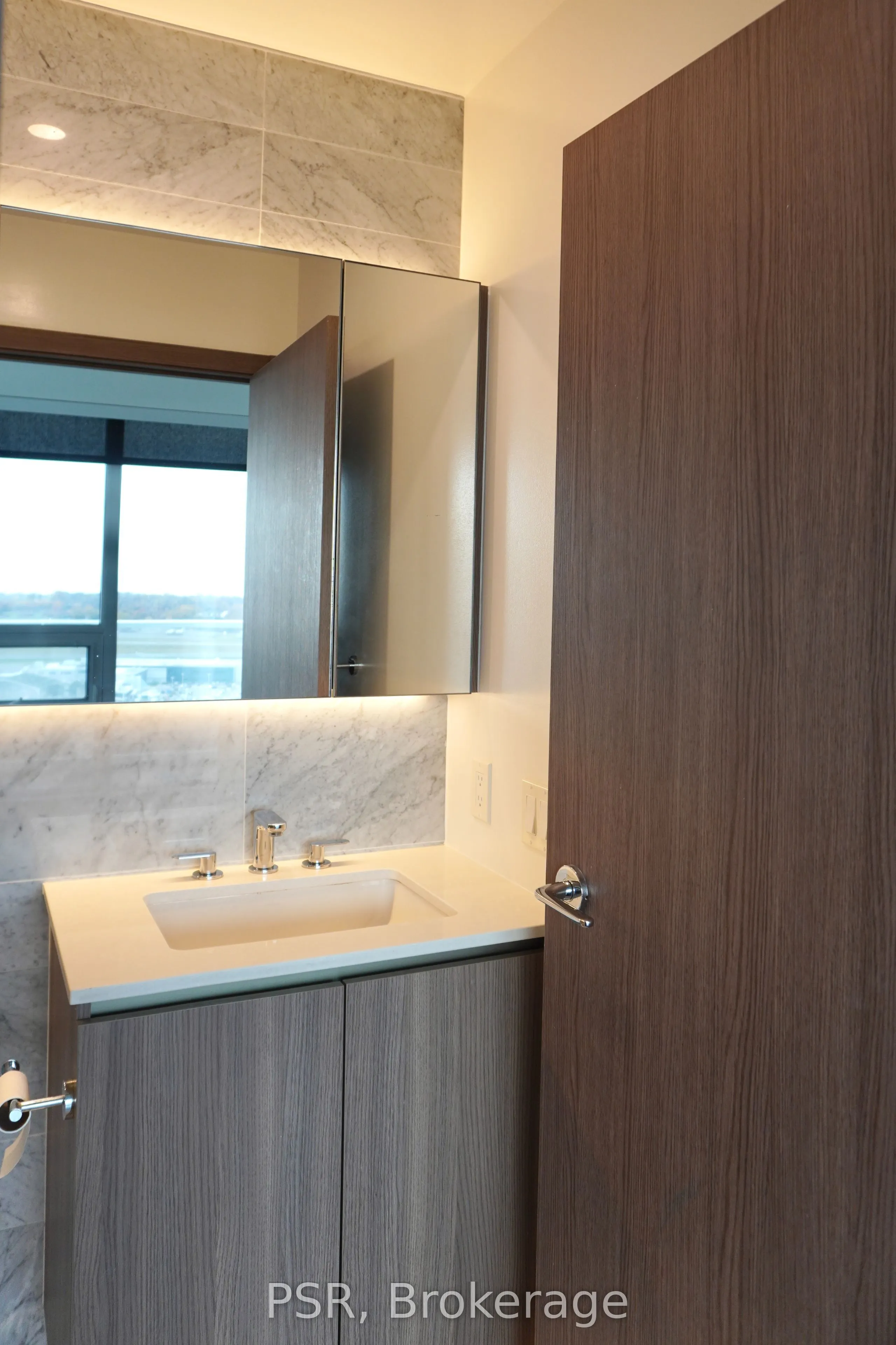 19 Bathurst Street #2911