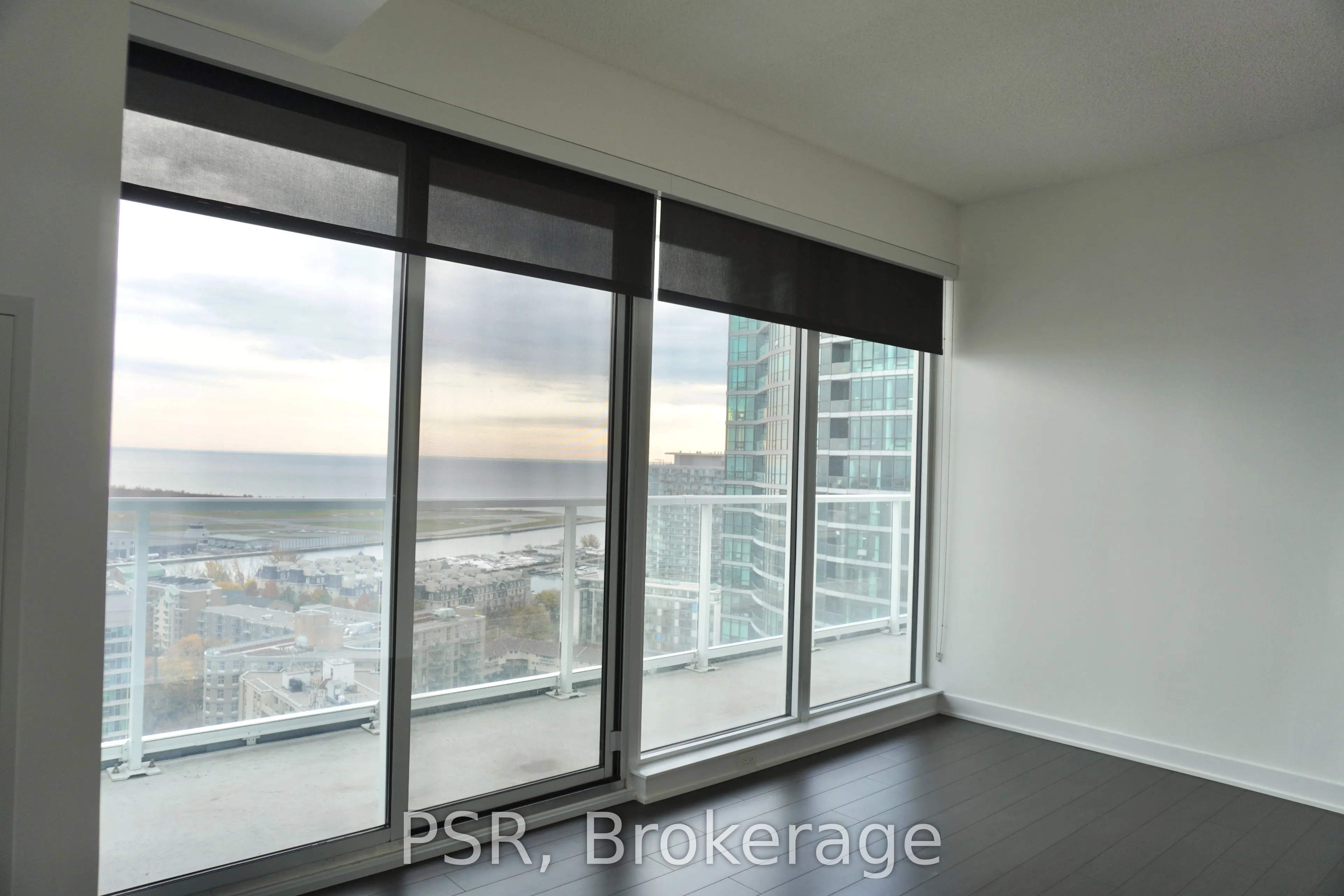 19 Bathurst Street #2911