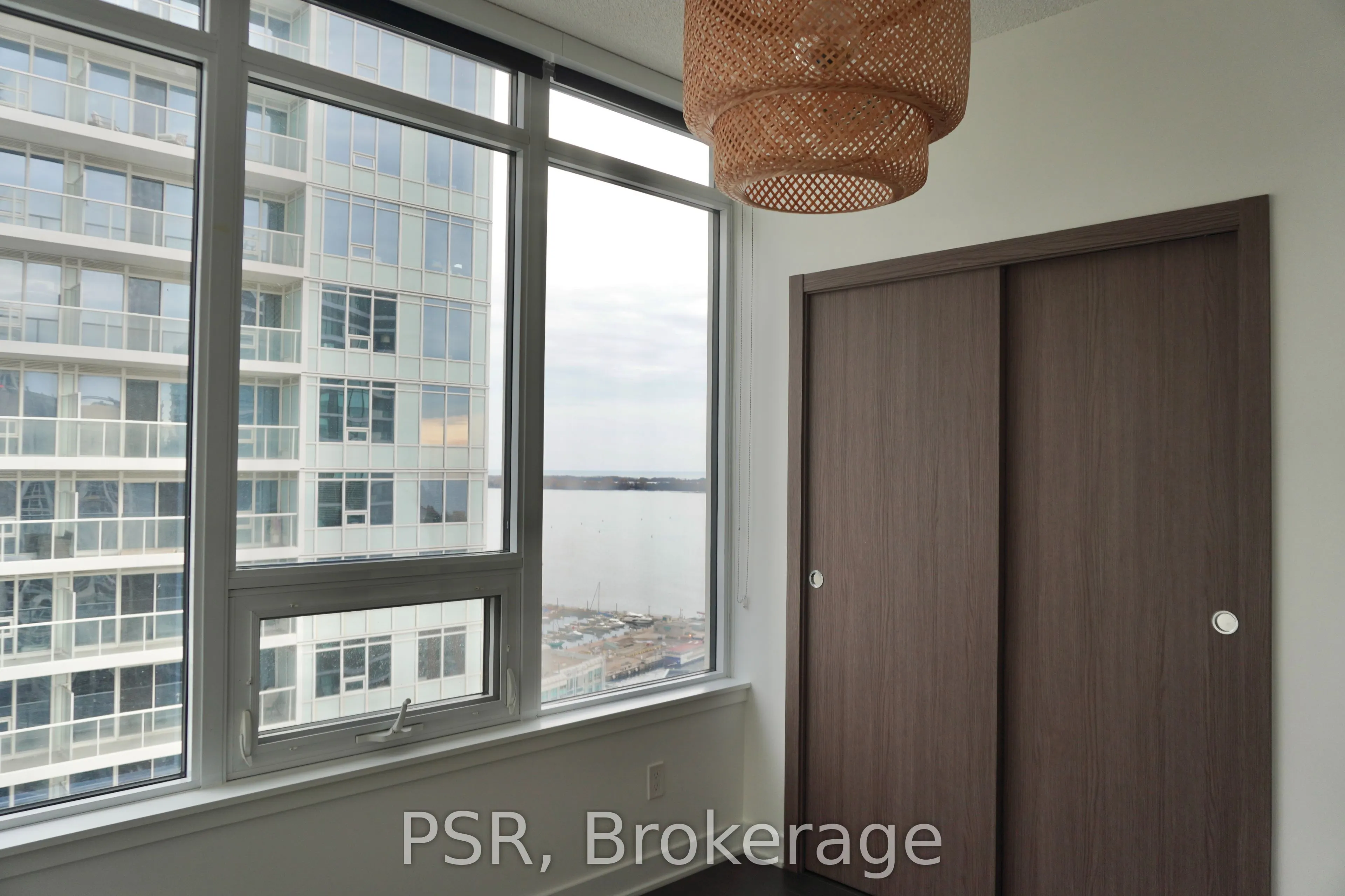 19 Bathurst Street #2911