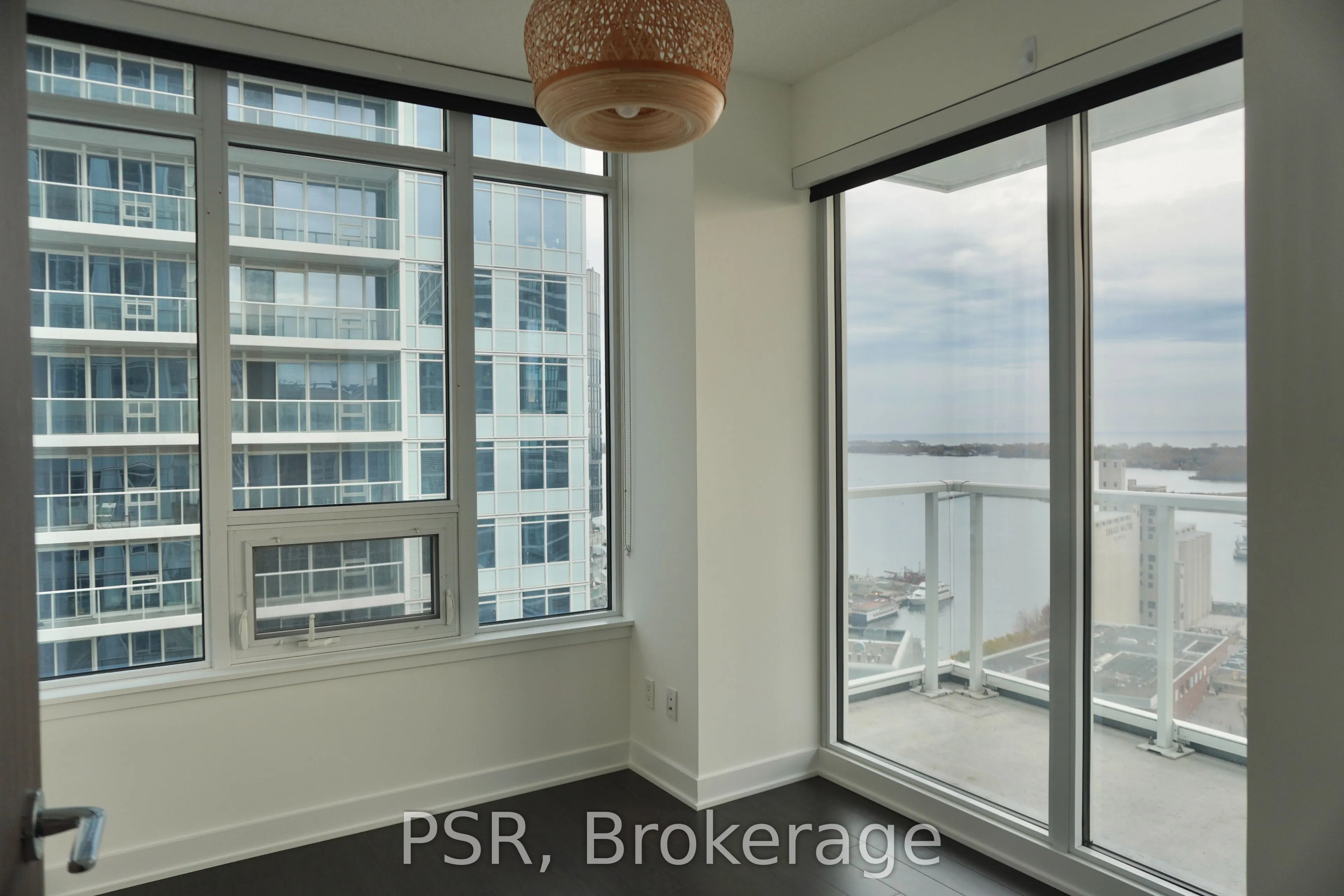 19 Bathurst Street #2911