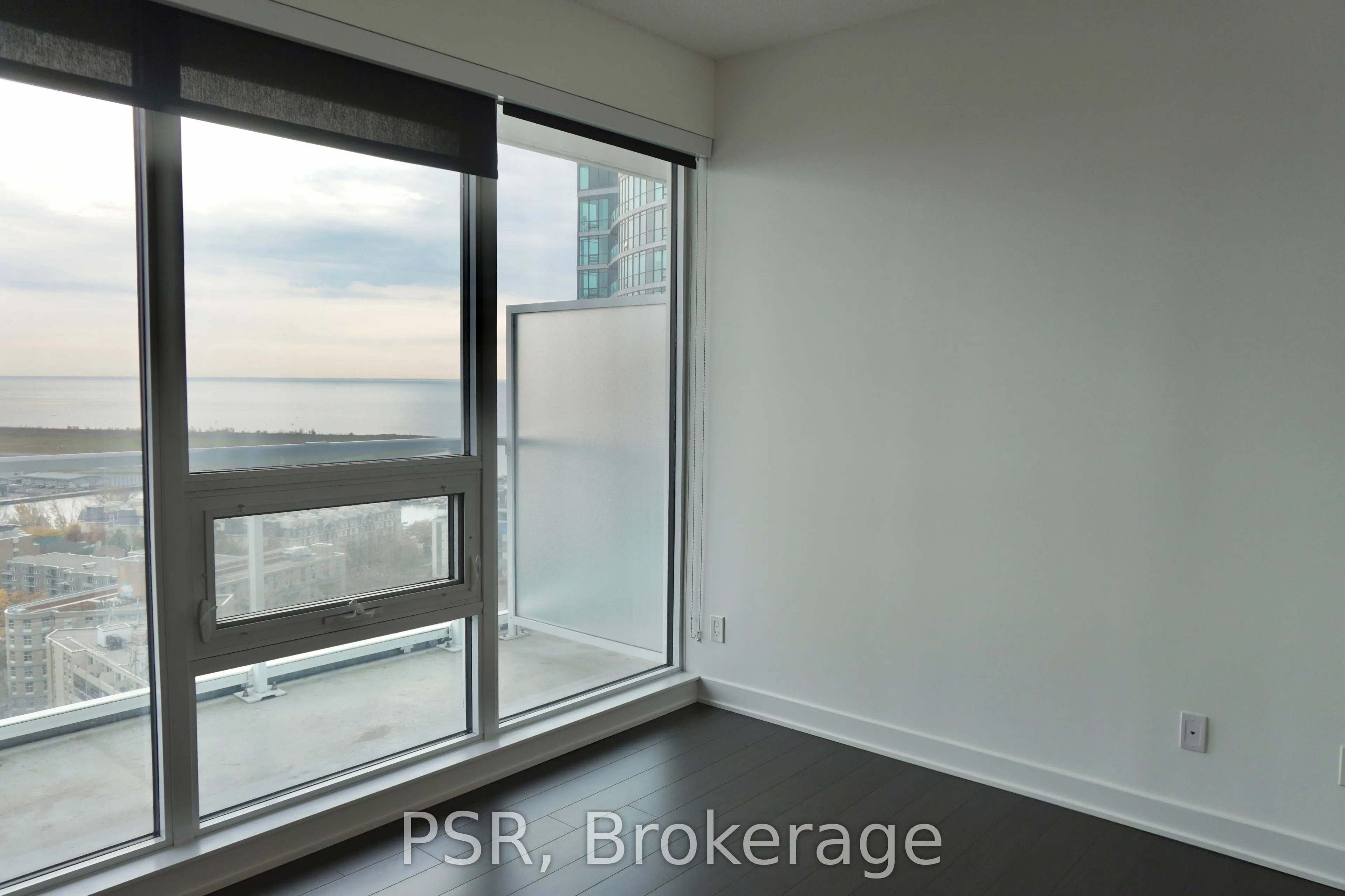 19 Bathurst Street #2911