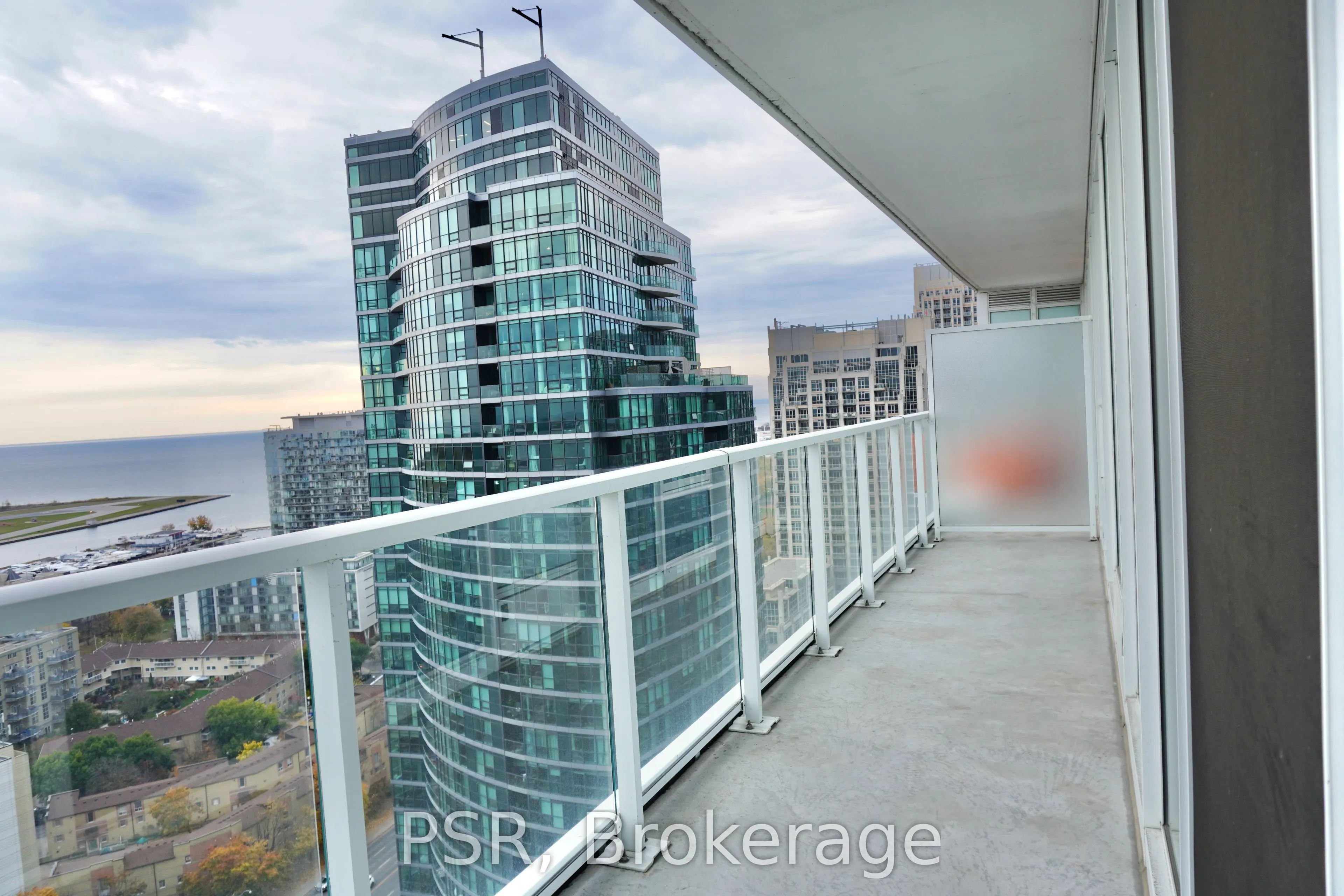 19 Bathurst Street #2911
