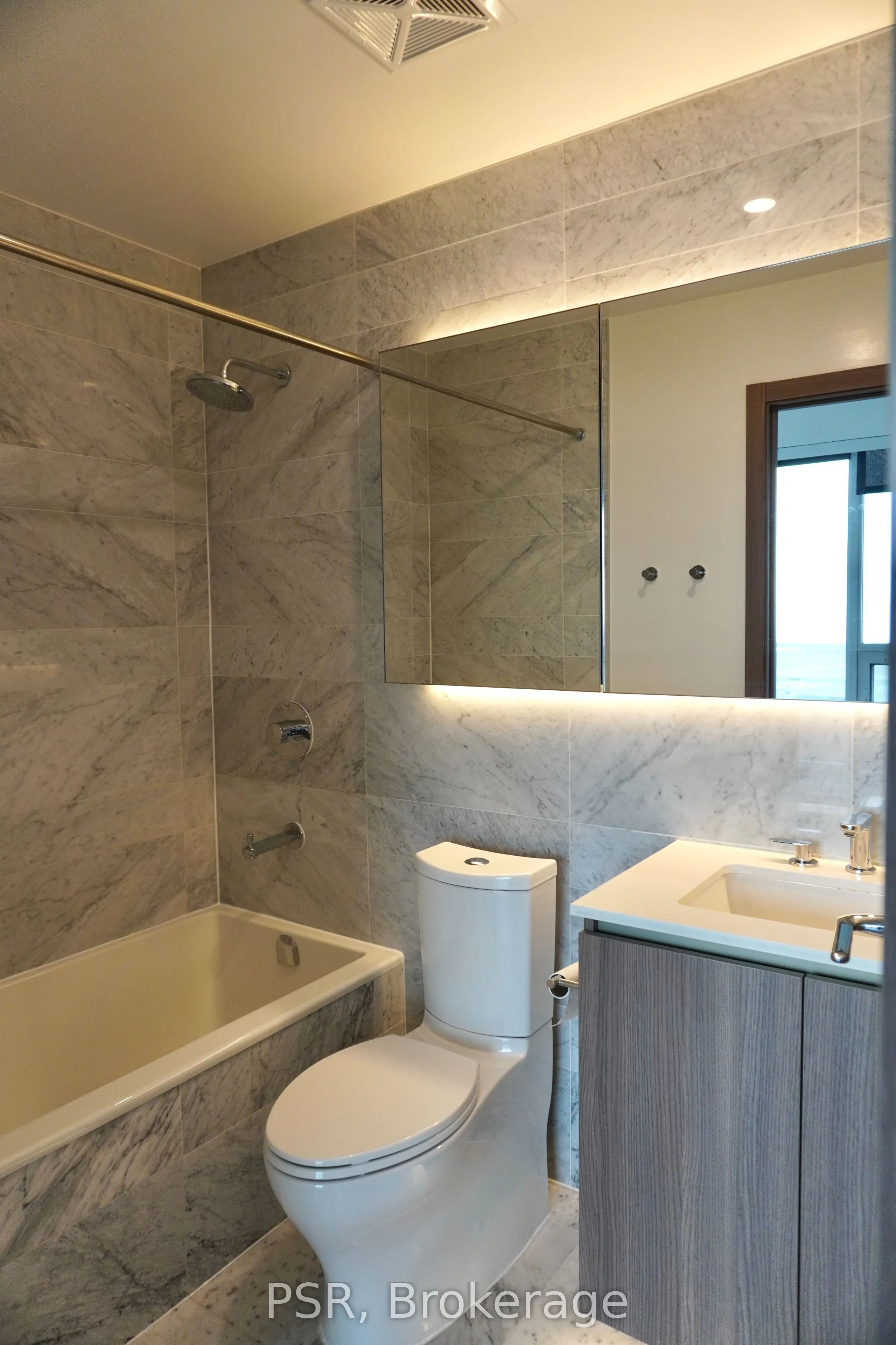 19 Bathurst Street #2911