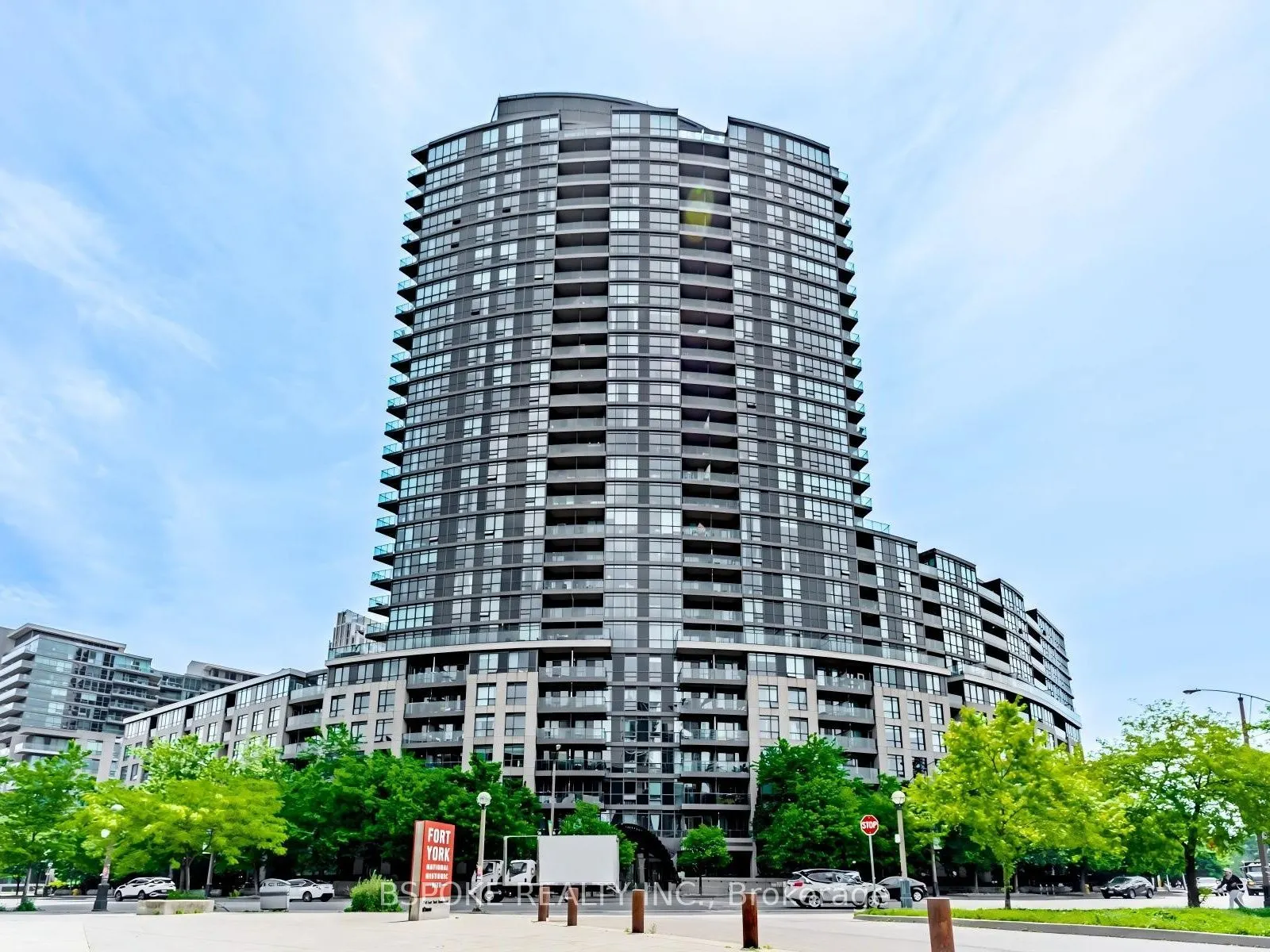 231 Fort York Boulevard #235