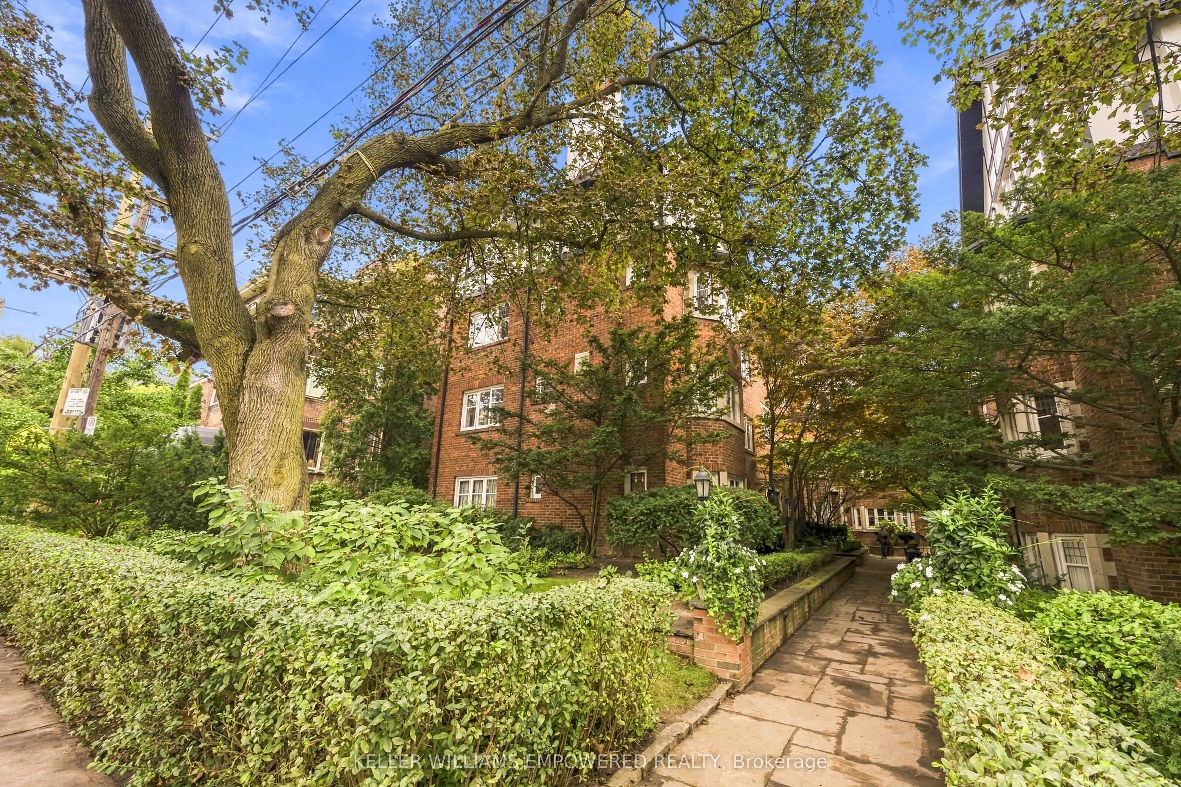 313 Lonsdale Road #7