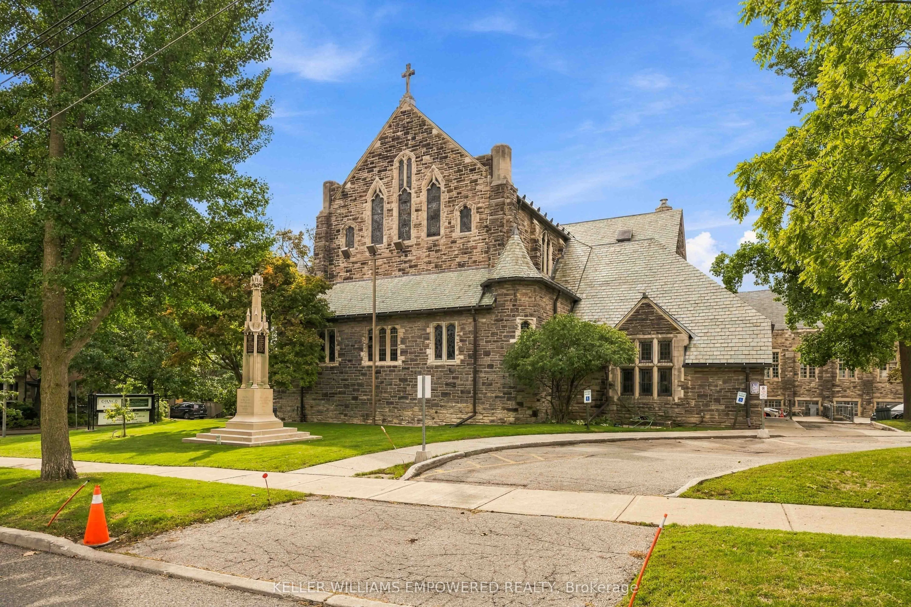 313 Lonsdale Road #7