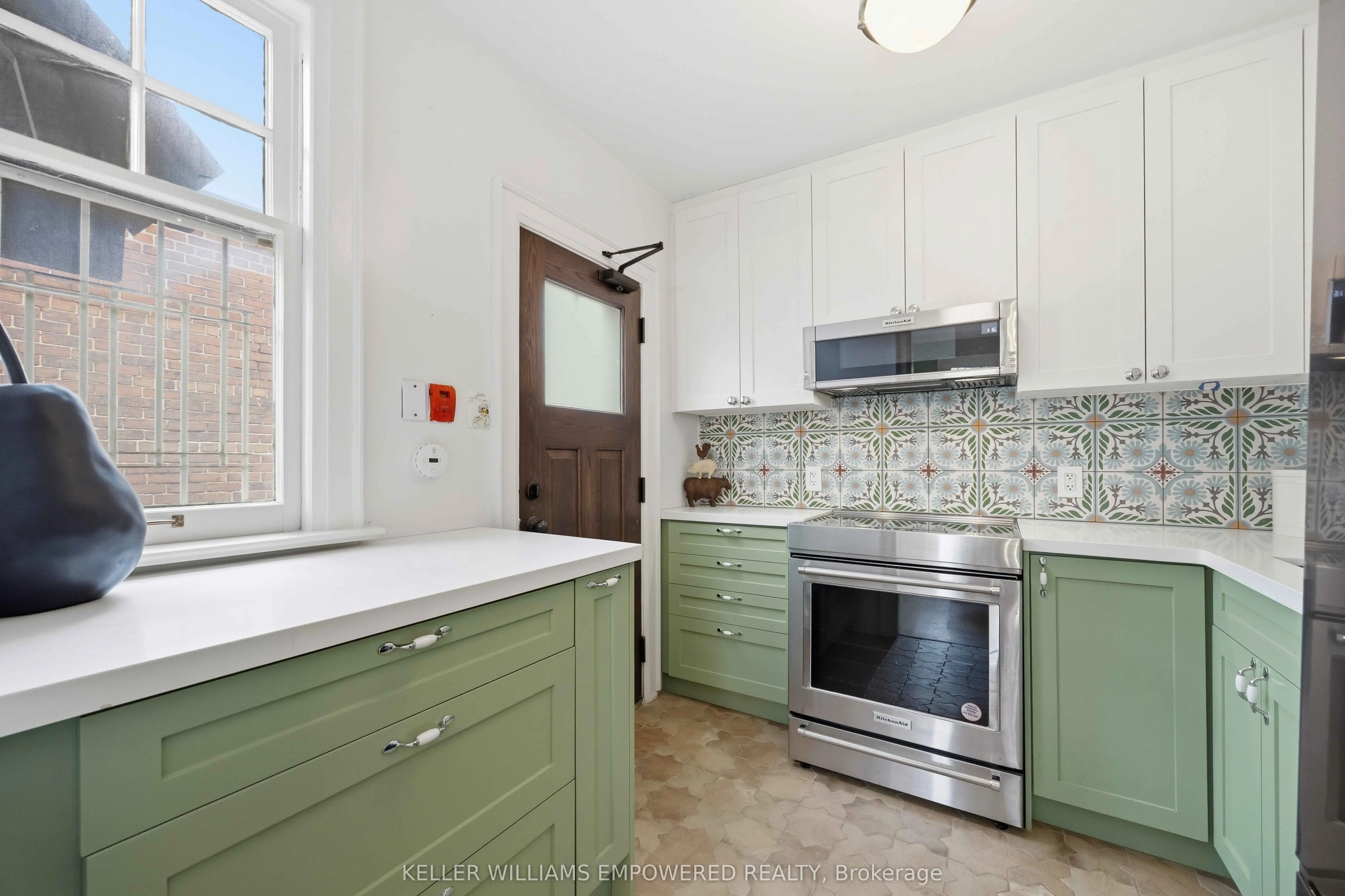 313 Lonsdale Road #7