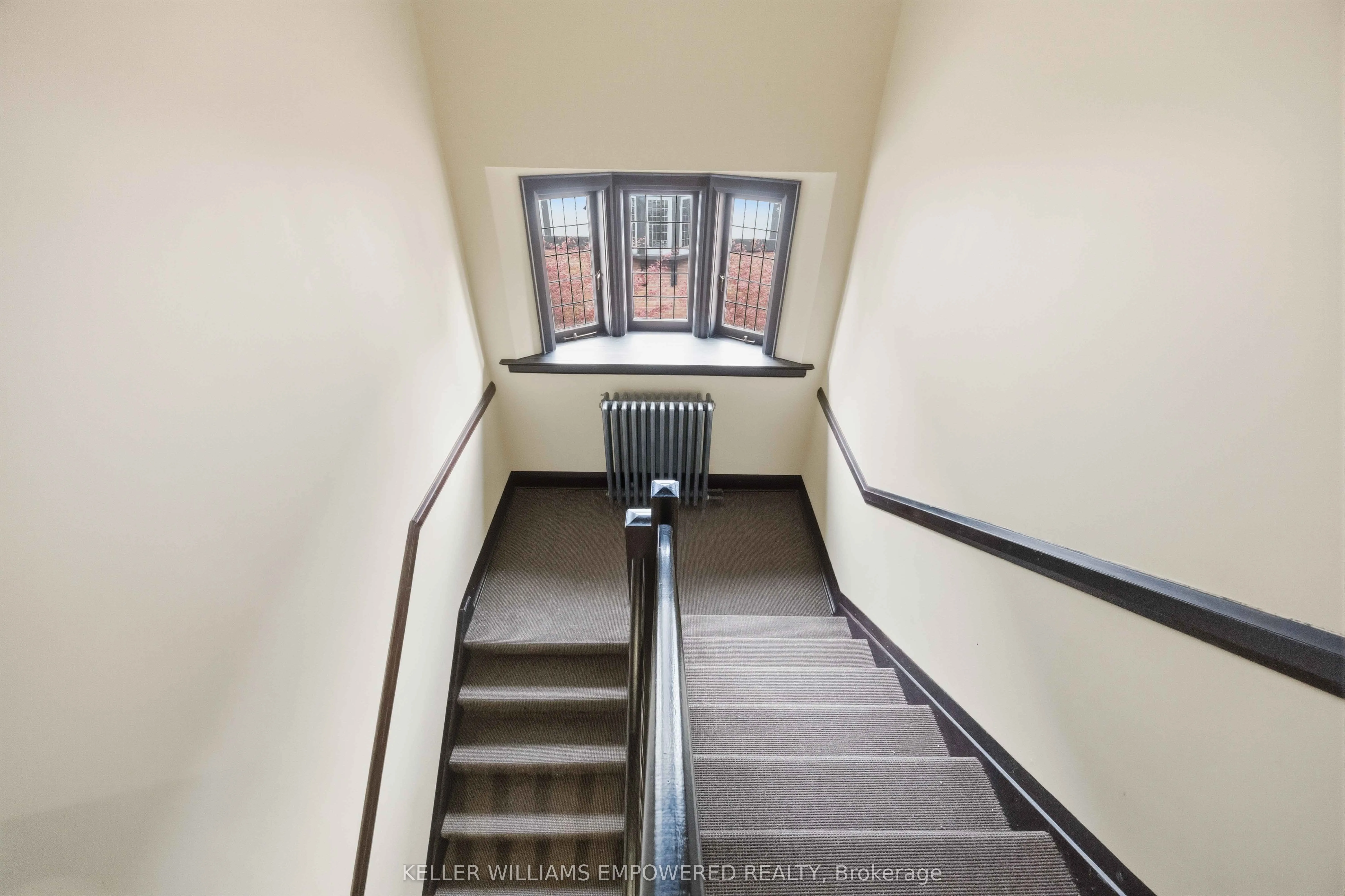 313 Lonsdale Road #7