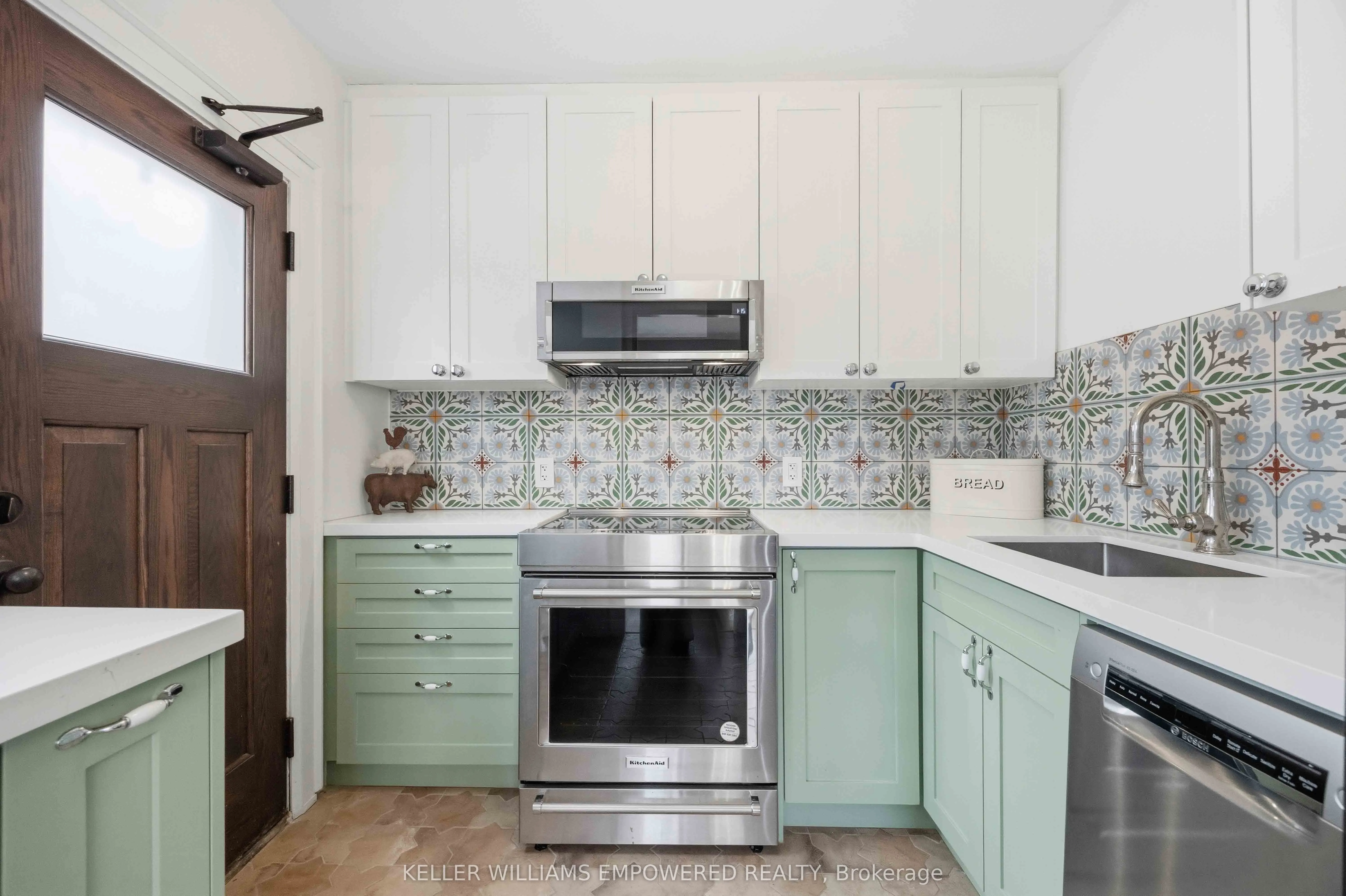 313 Lonsdale Road #7