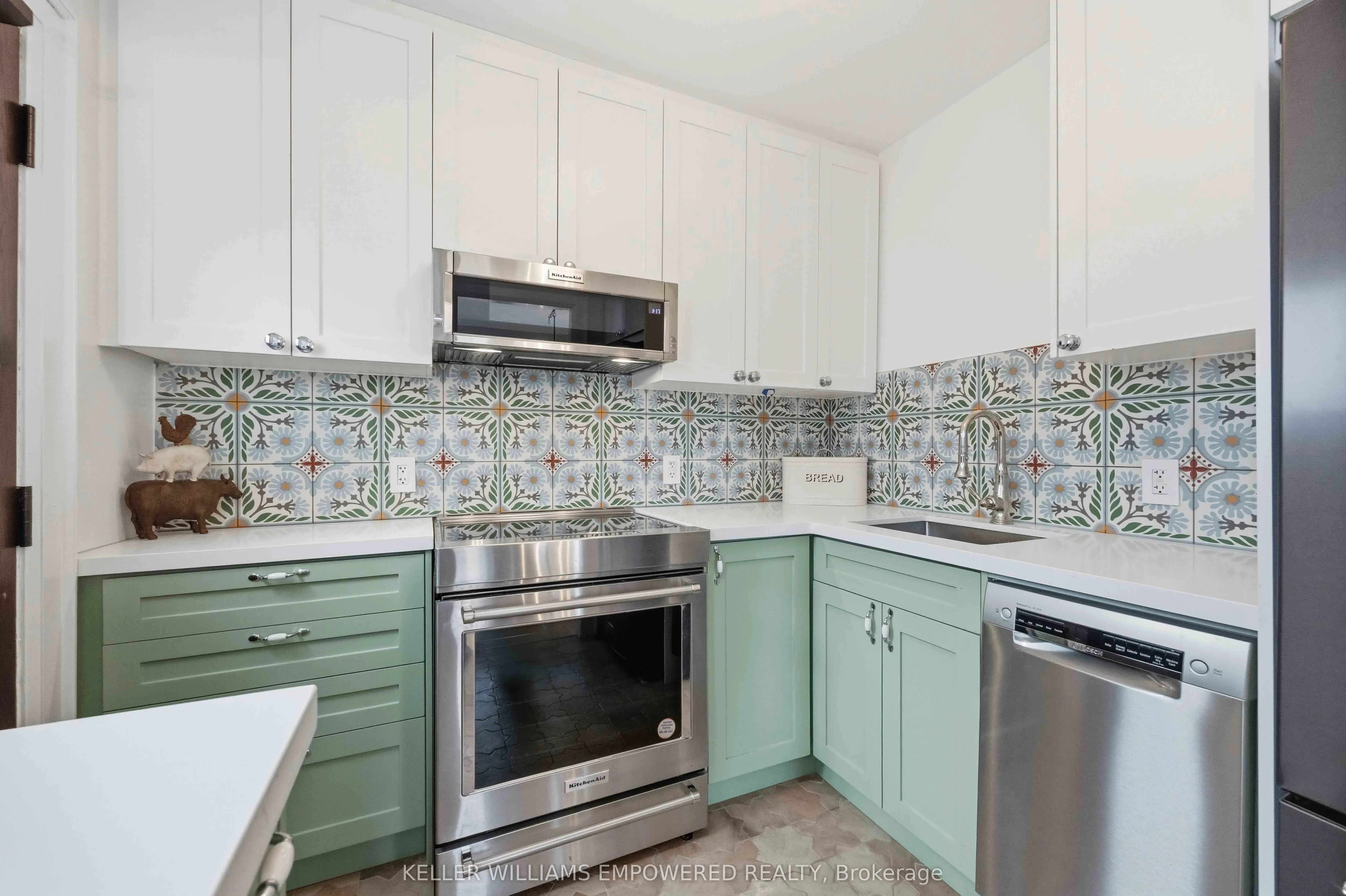 313 Lonsdale Road #7