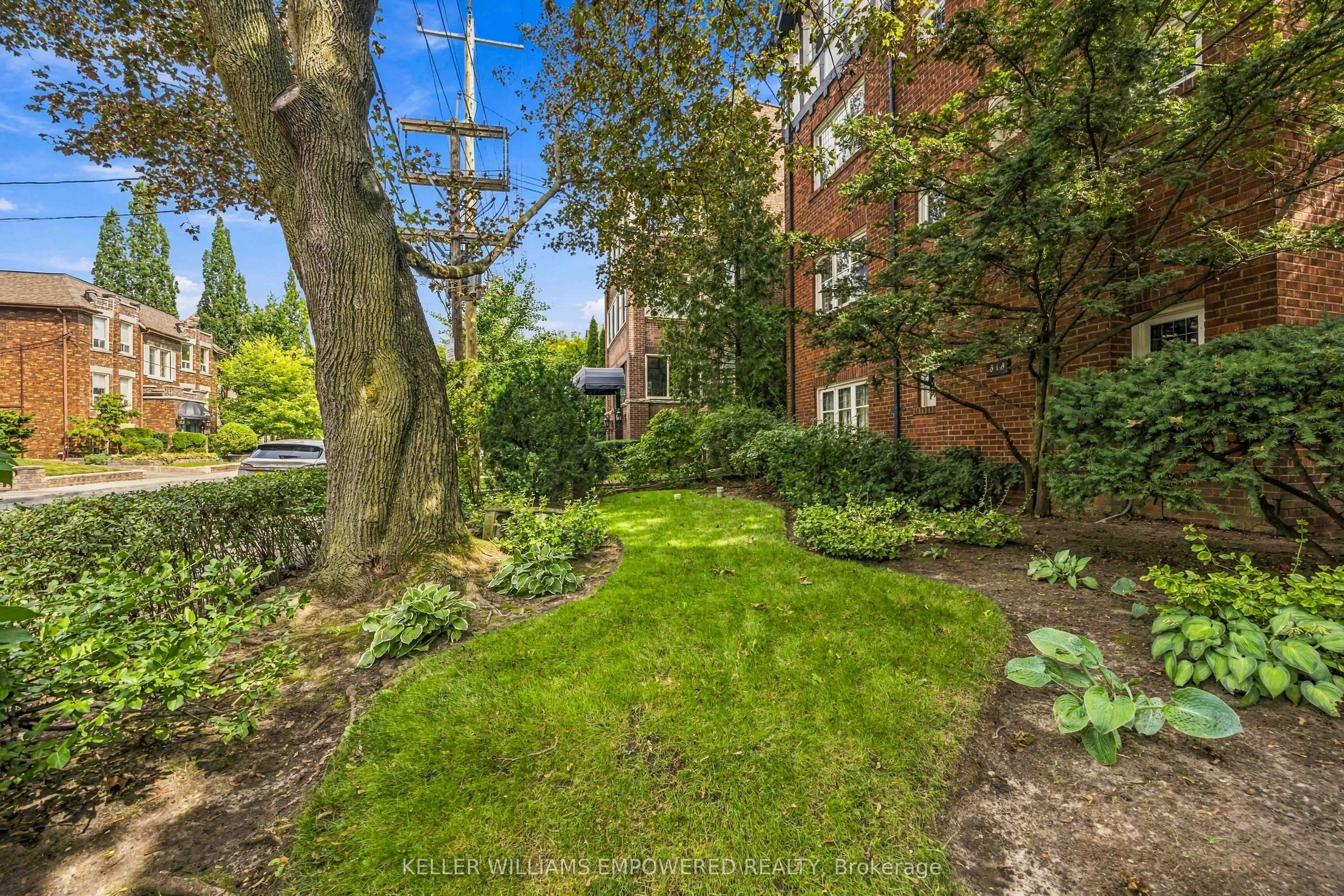 313 Lonsdale Road #7