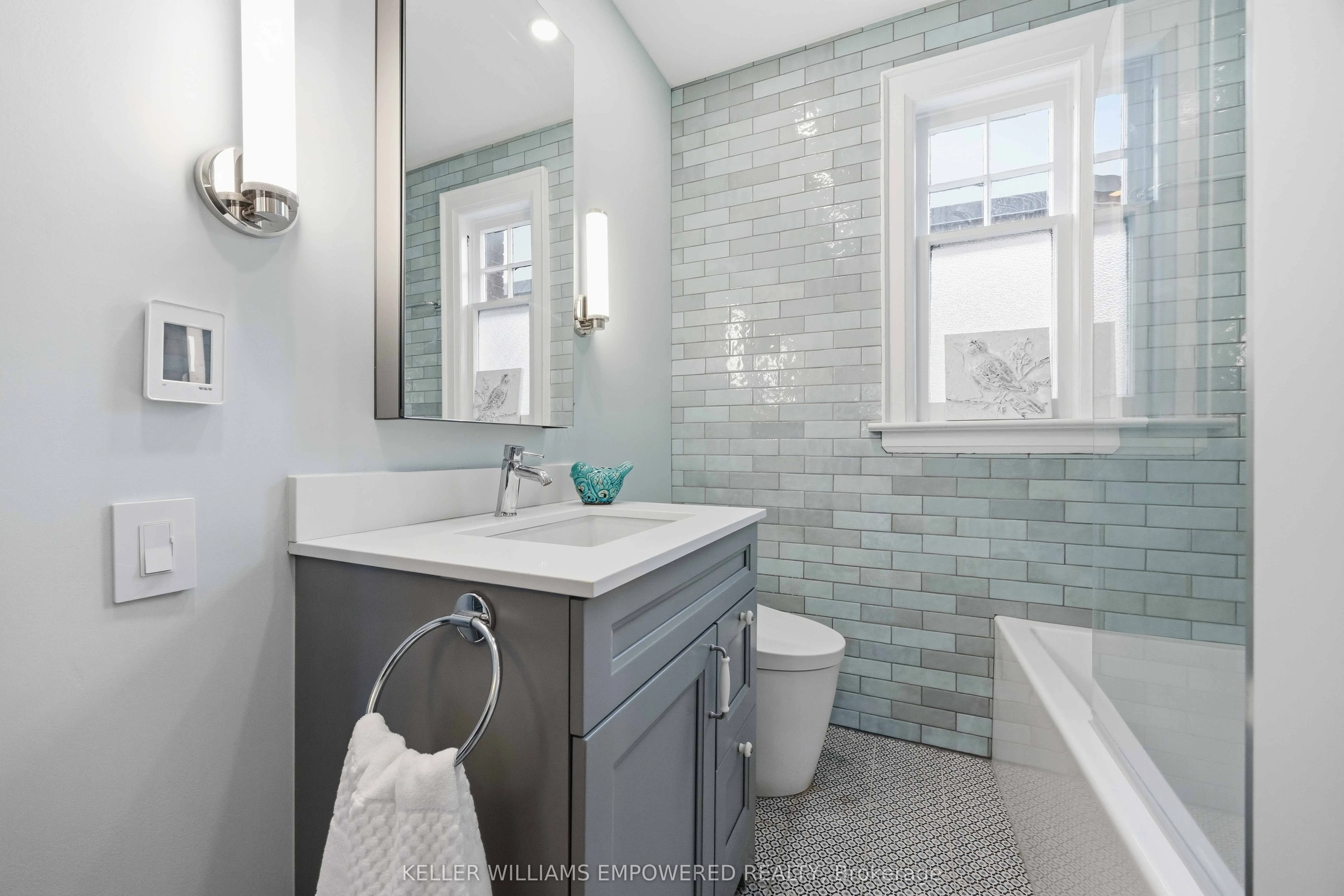 313 Lonsdale Road #7