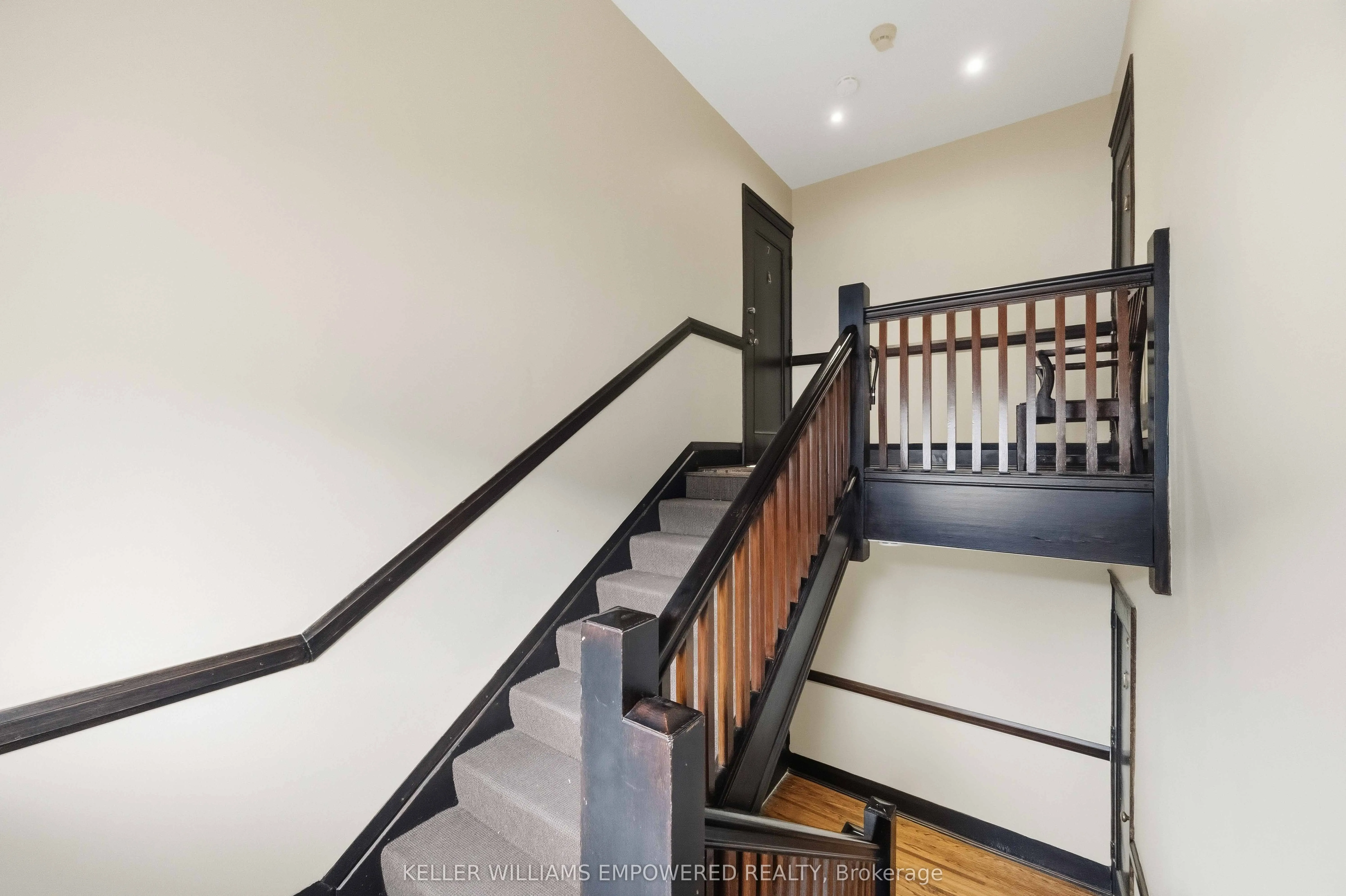 313 Lonsdale Road #7