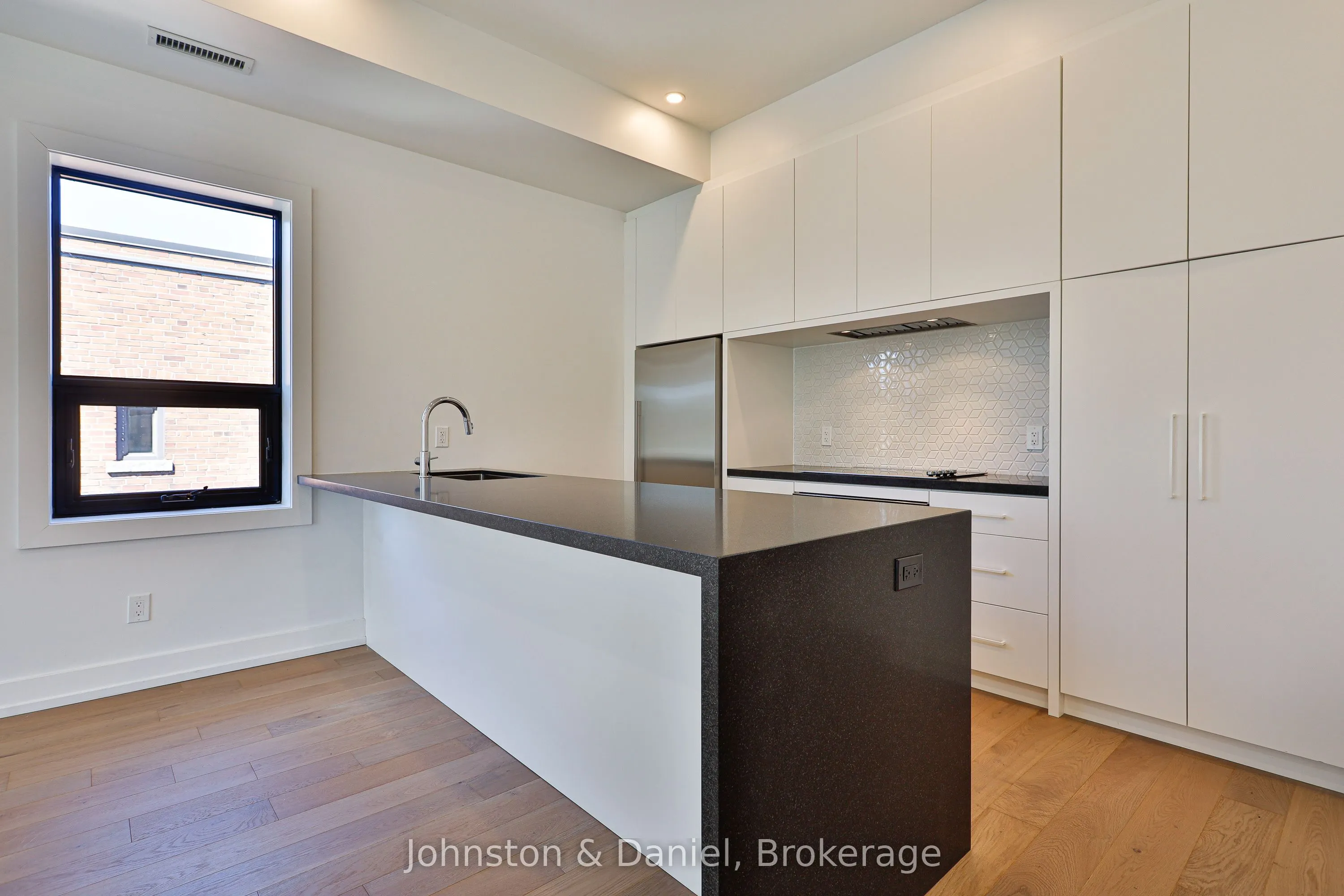 314 Lonsdale Road #7