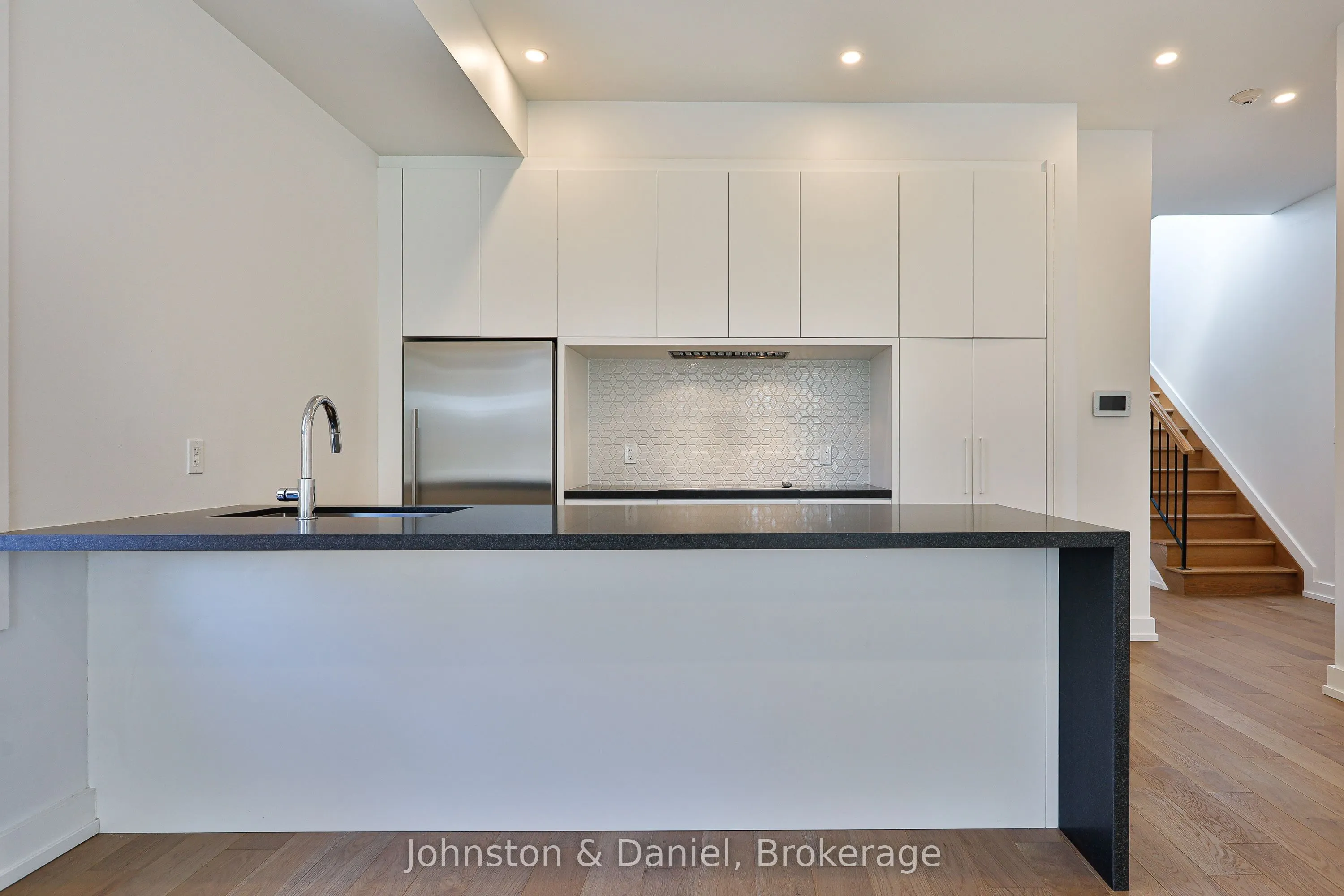 314 Lonsdale Road #7