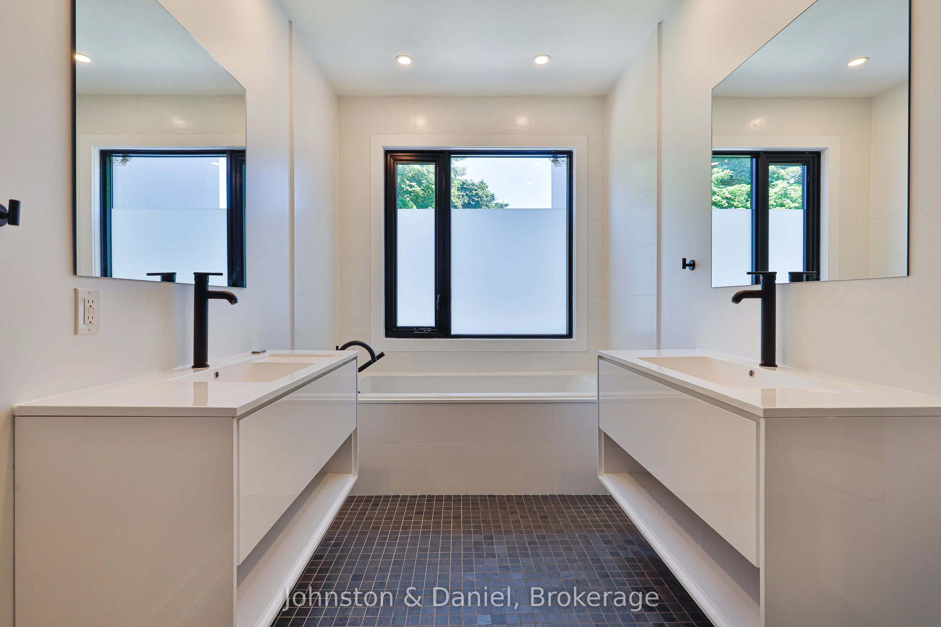 314 Lonsdale Road #7