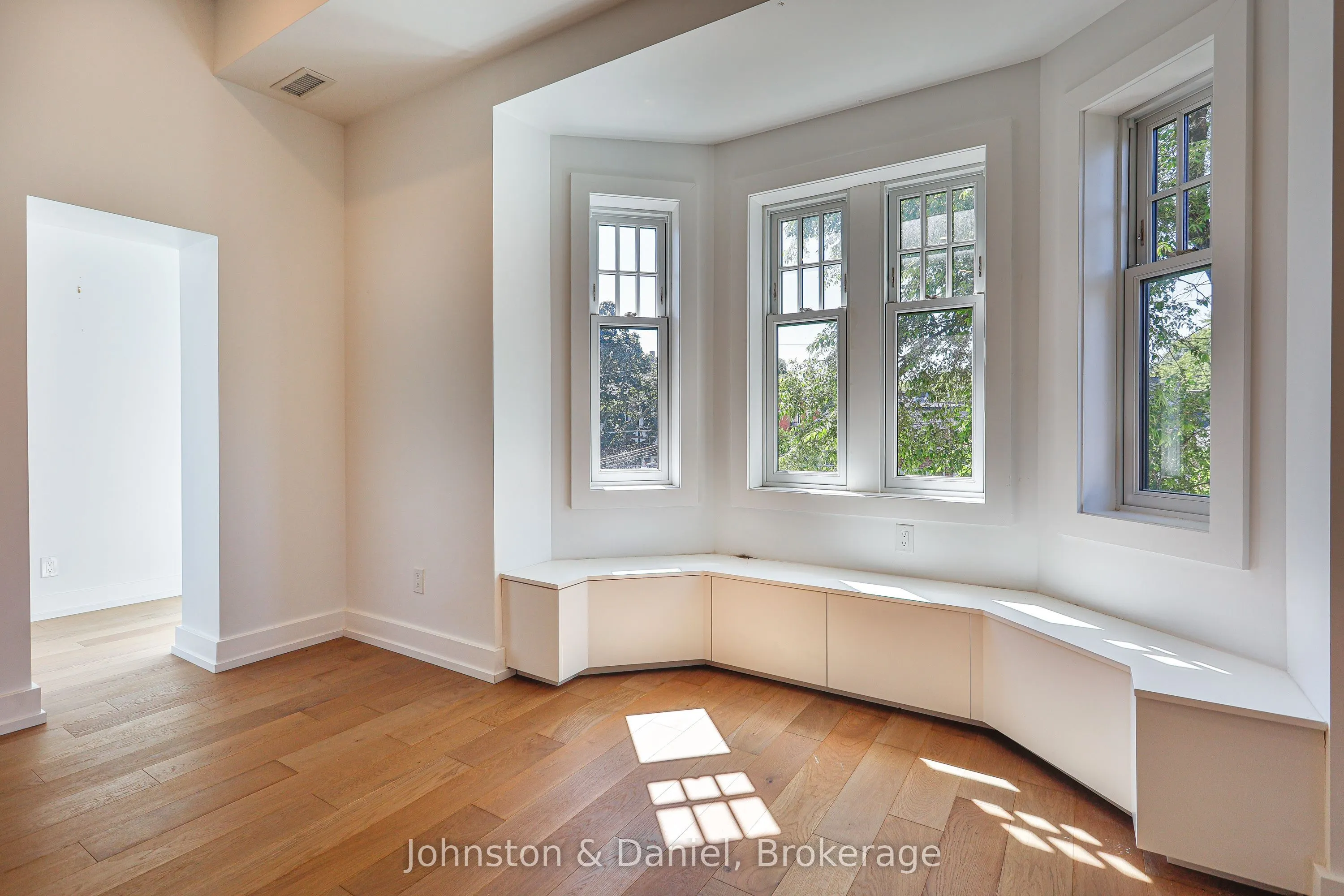314 Lonsdale Road #7
