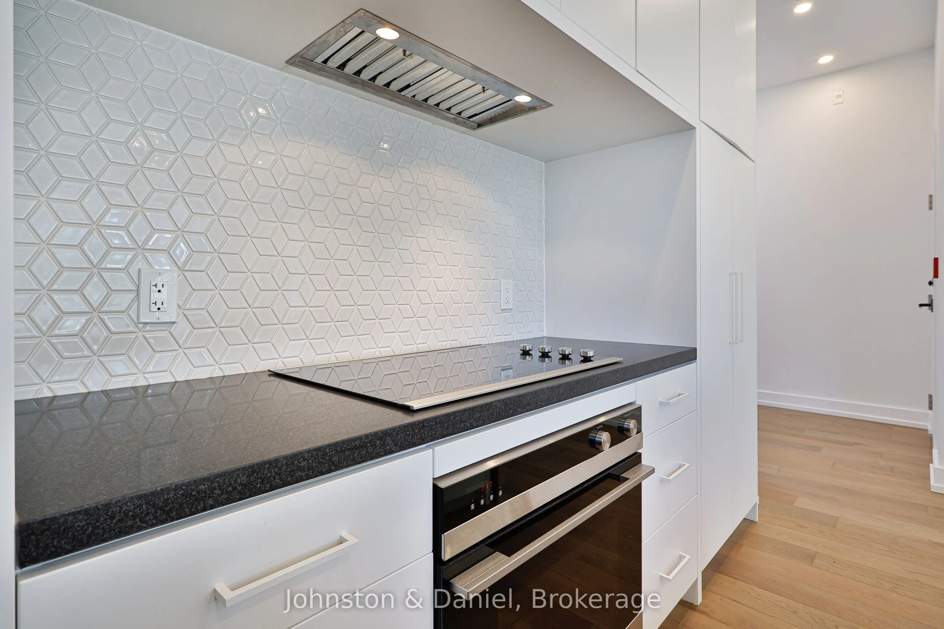 314 Lonsdale Road #7