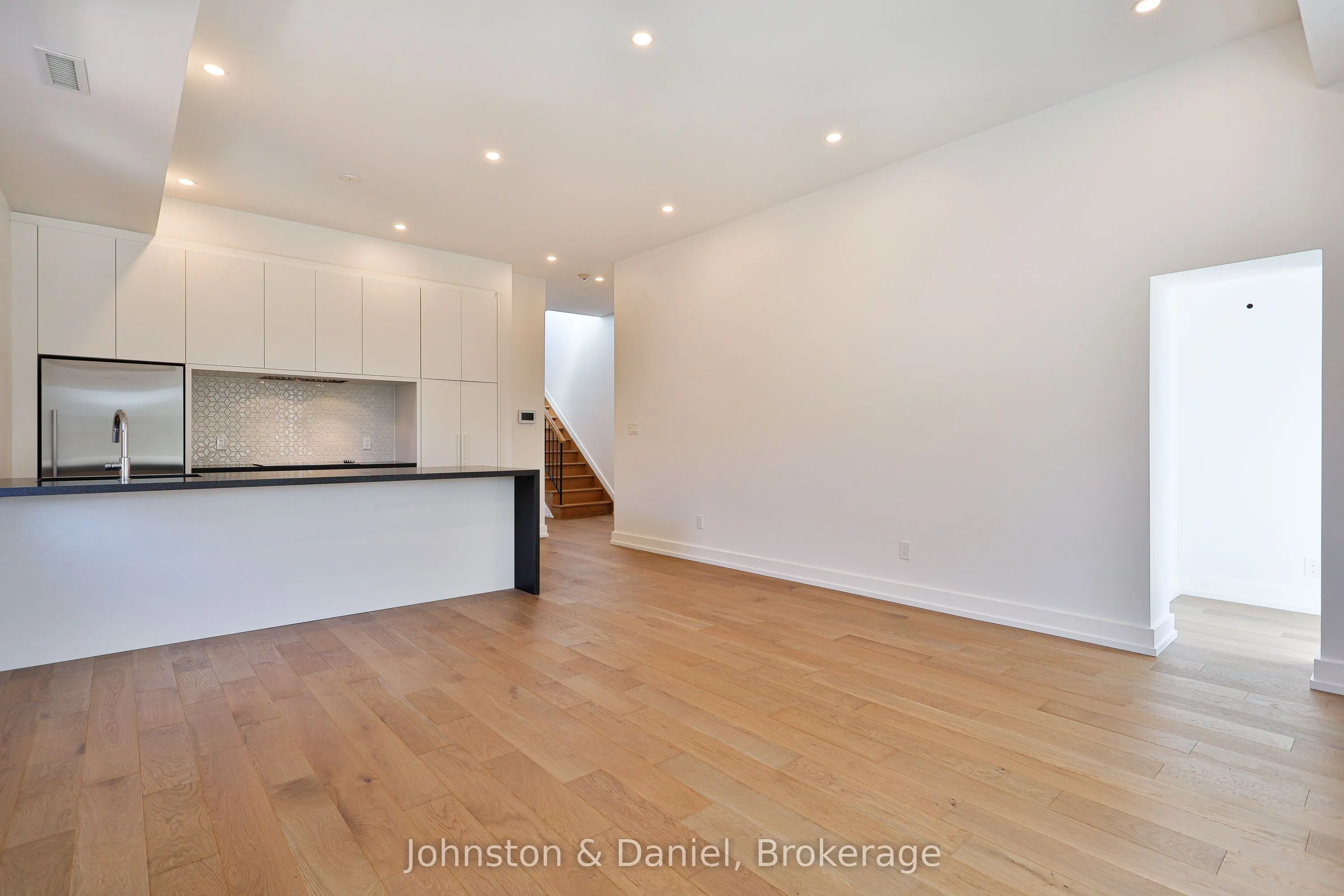 314 Lonsdale Road #7