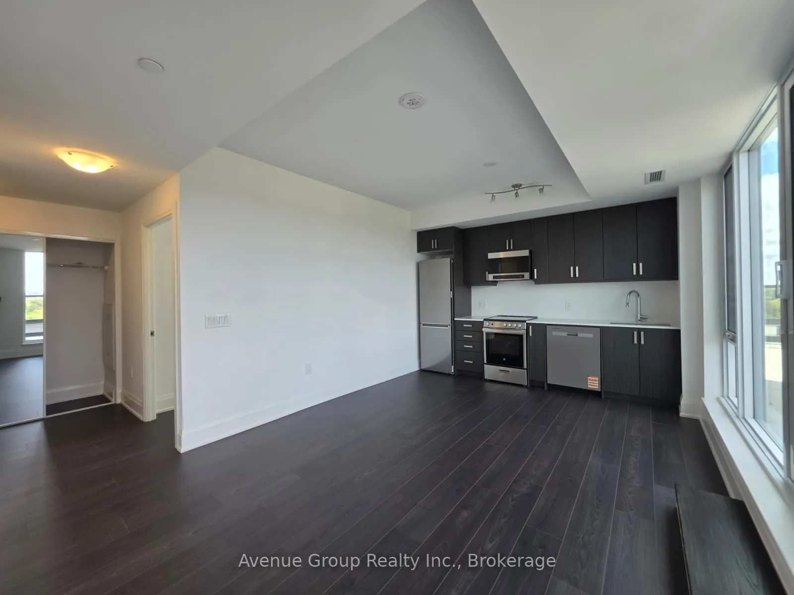 700 Sheppard Avenue W #805