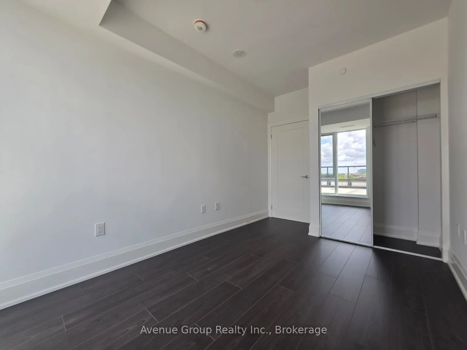 700 Sheppard Avenue W #805
