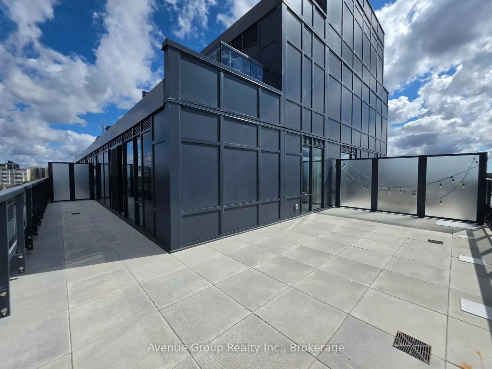 700 Sheppard Avenue W #805