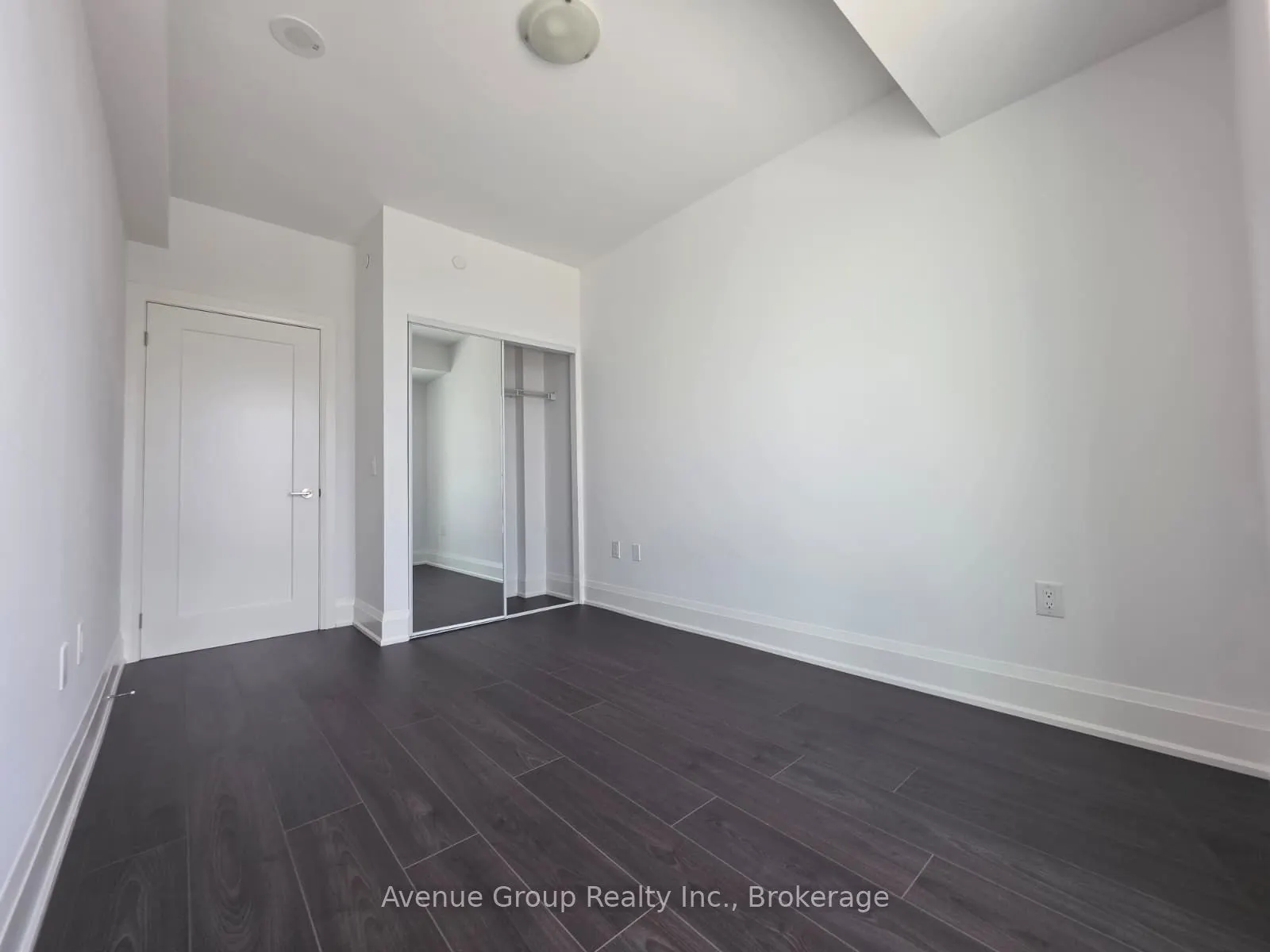 700 Sheppard Avenue W #805