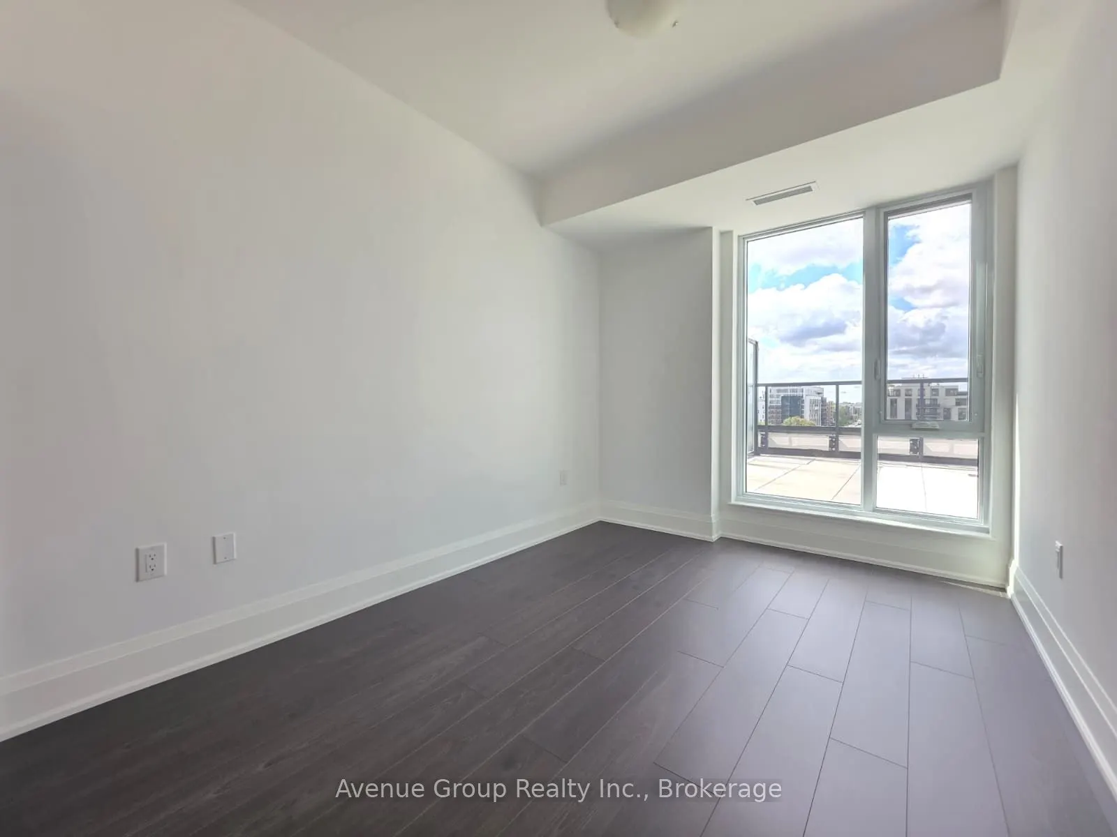 700 Sheppard Avenue W #805