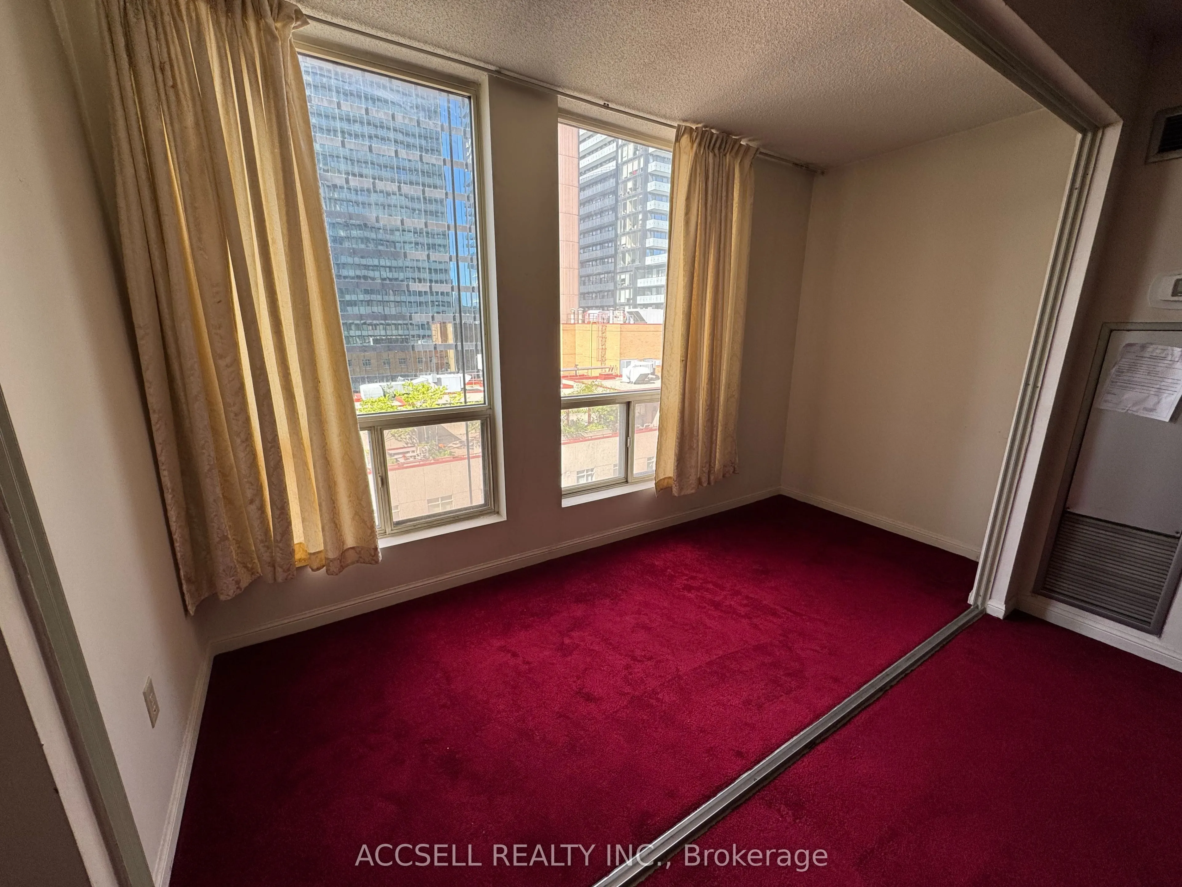 25 Grenville Street #1906