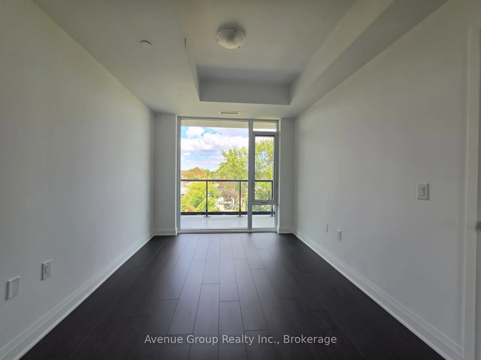 700 Sheppard Avenue W #409