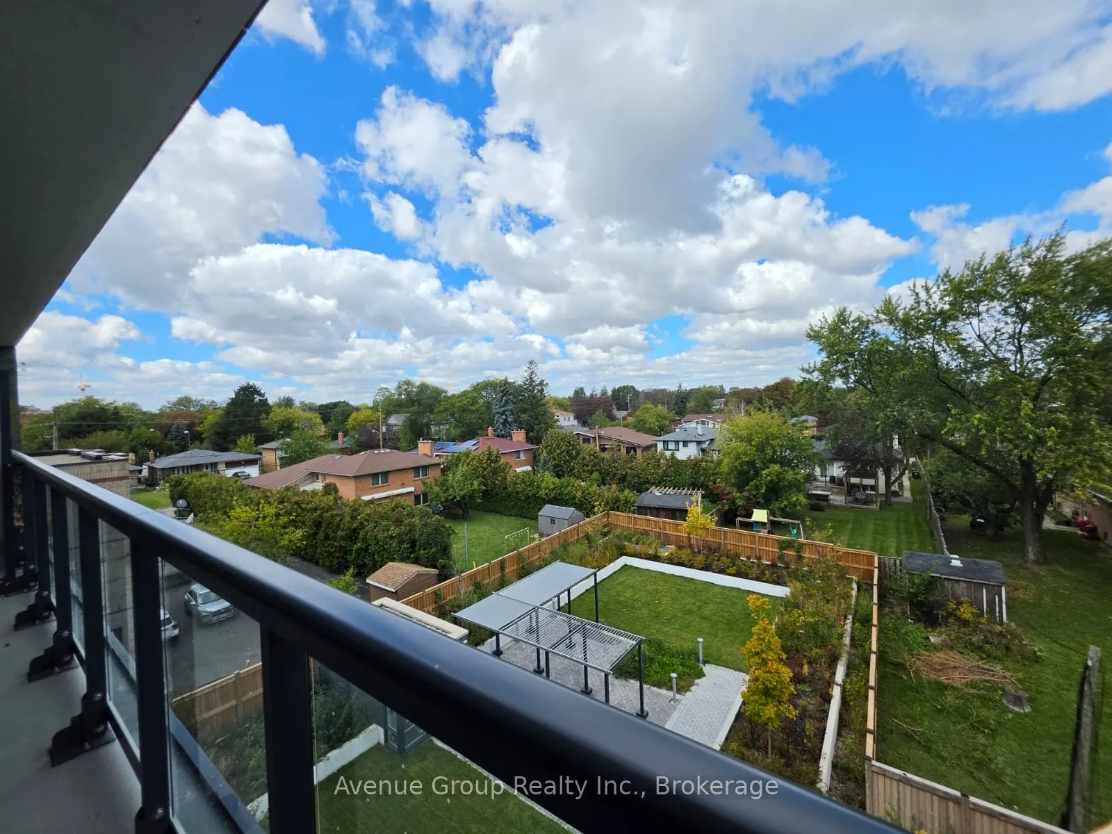 700 Sheppard Avenue W #409