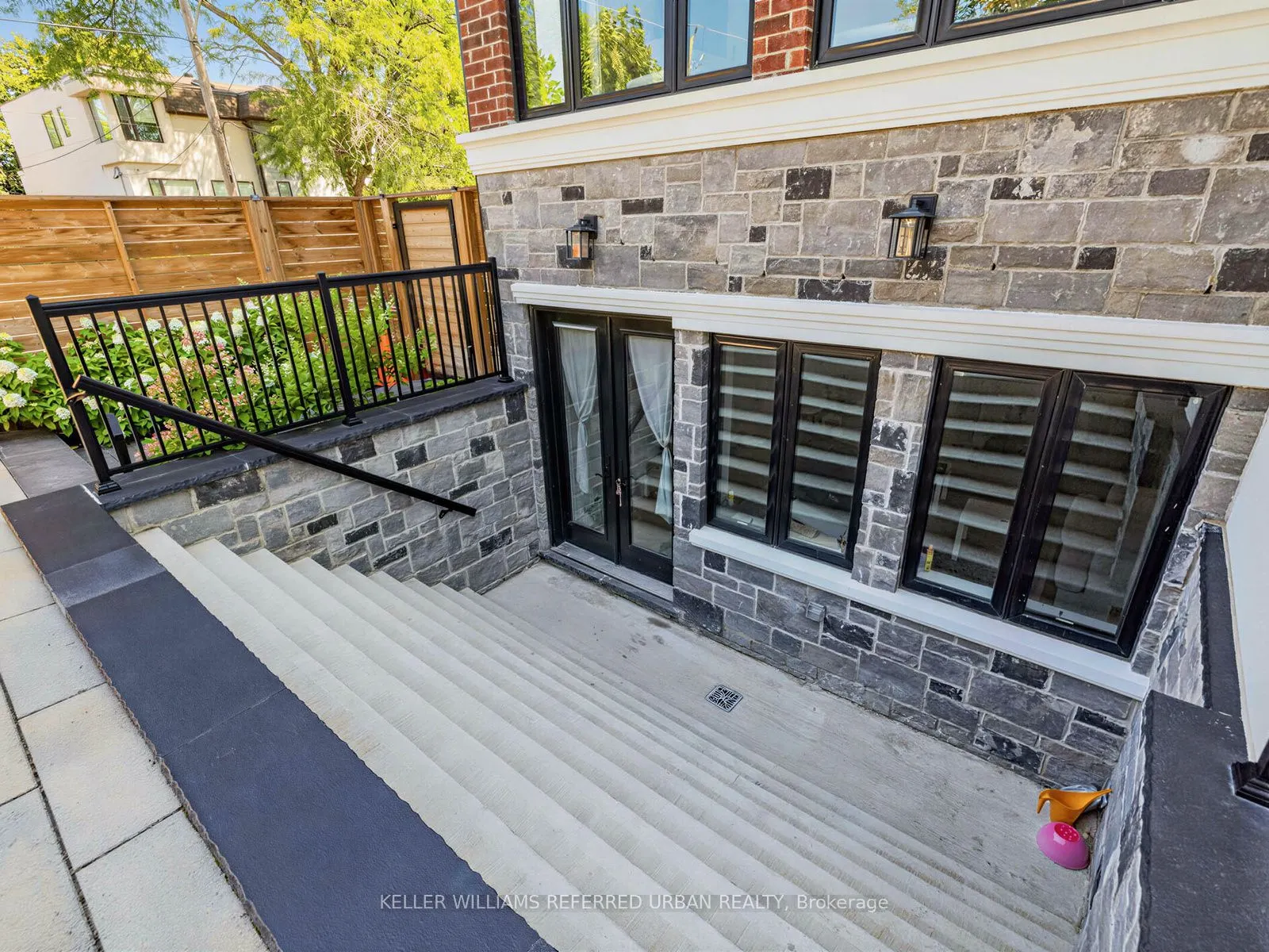 35 Lloydminster Crescent