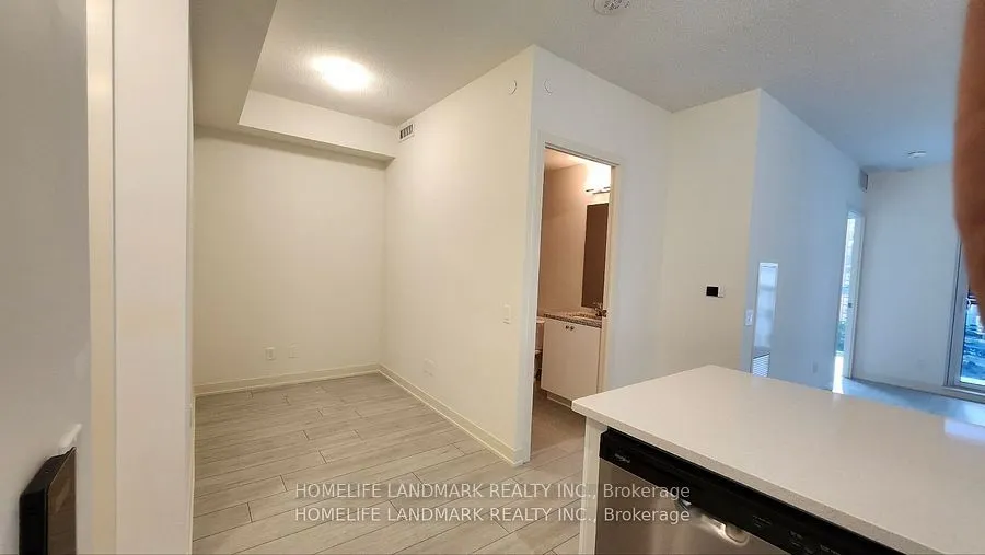4955 YONGE Street #809