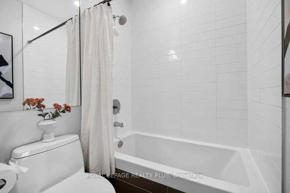 399 Adelaide Street W #509