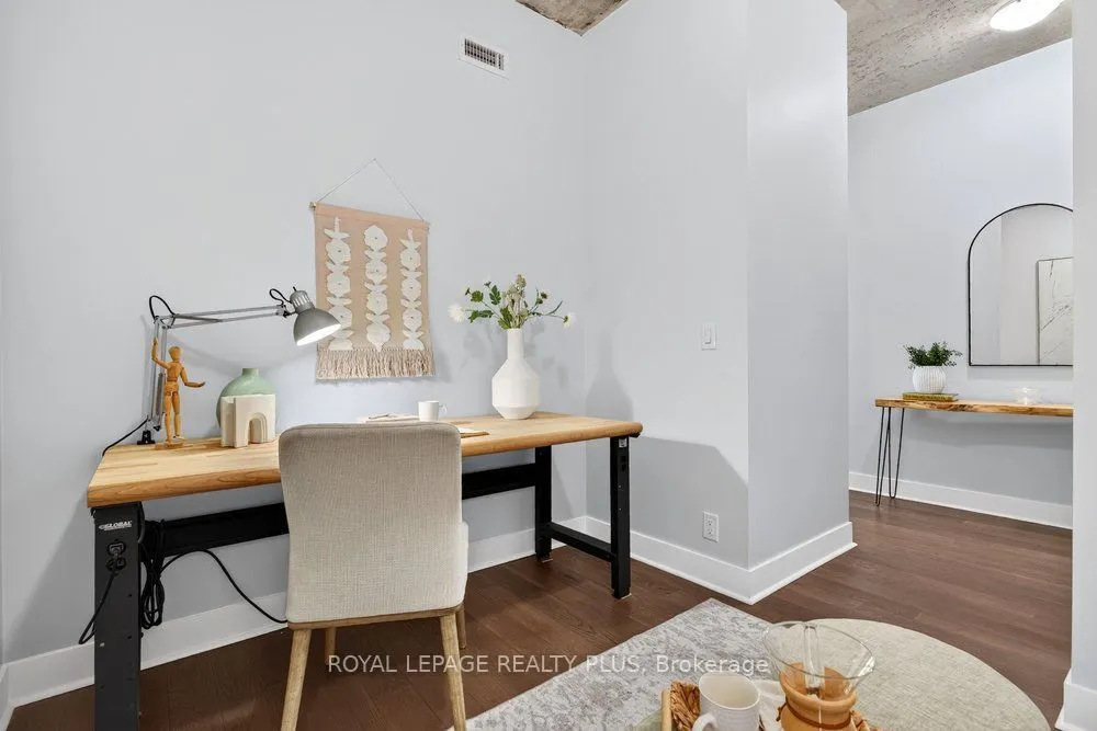 399 Adelaide Street W #509