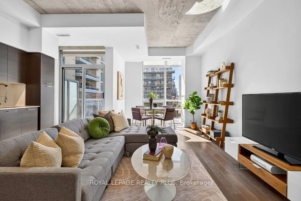 399 Adelaide Street W #509
