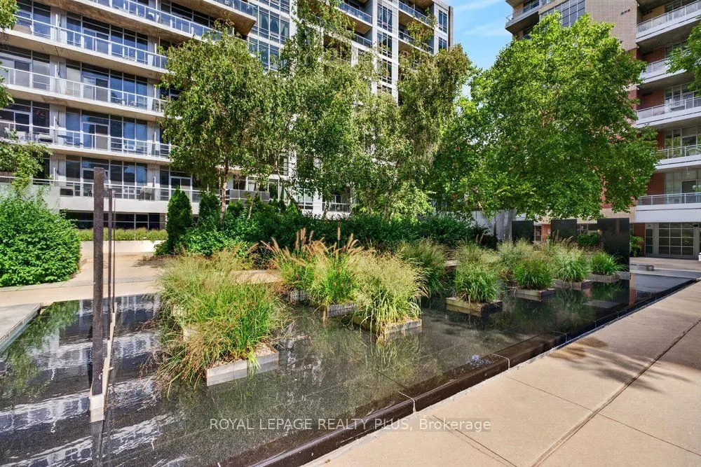 399 Adelaide Street W #509