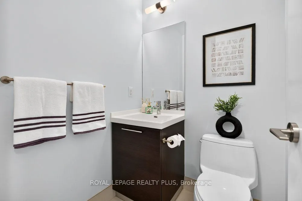 399 Adelaide Street W #509