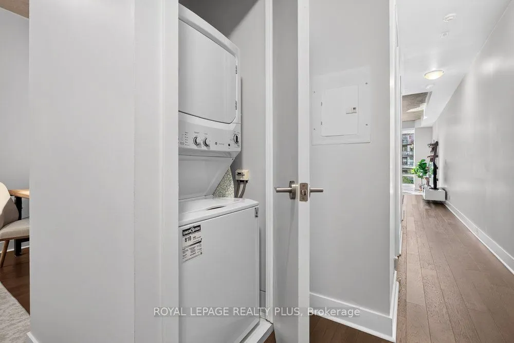 399 Adelaide Street W #509