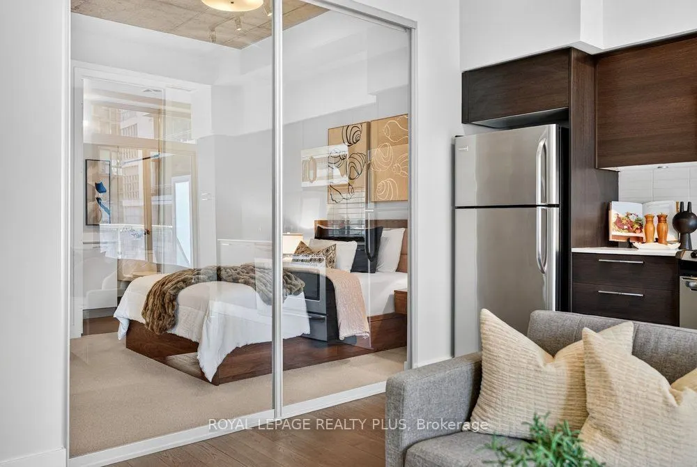 399 Adelaide Street W #509