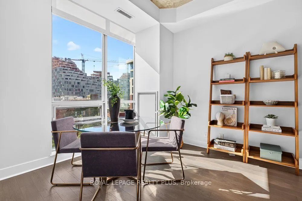 399 Adelaide Street W #509