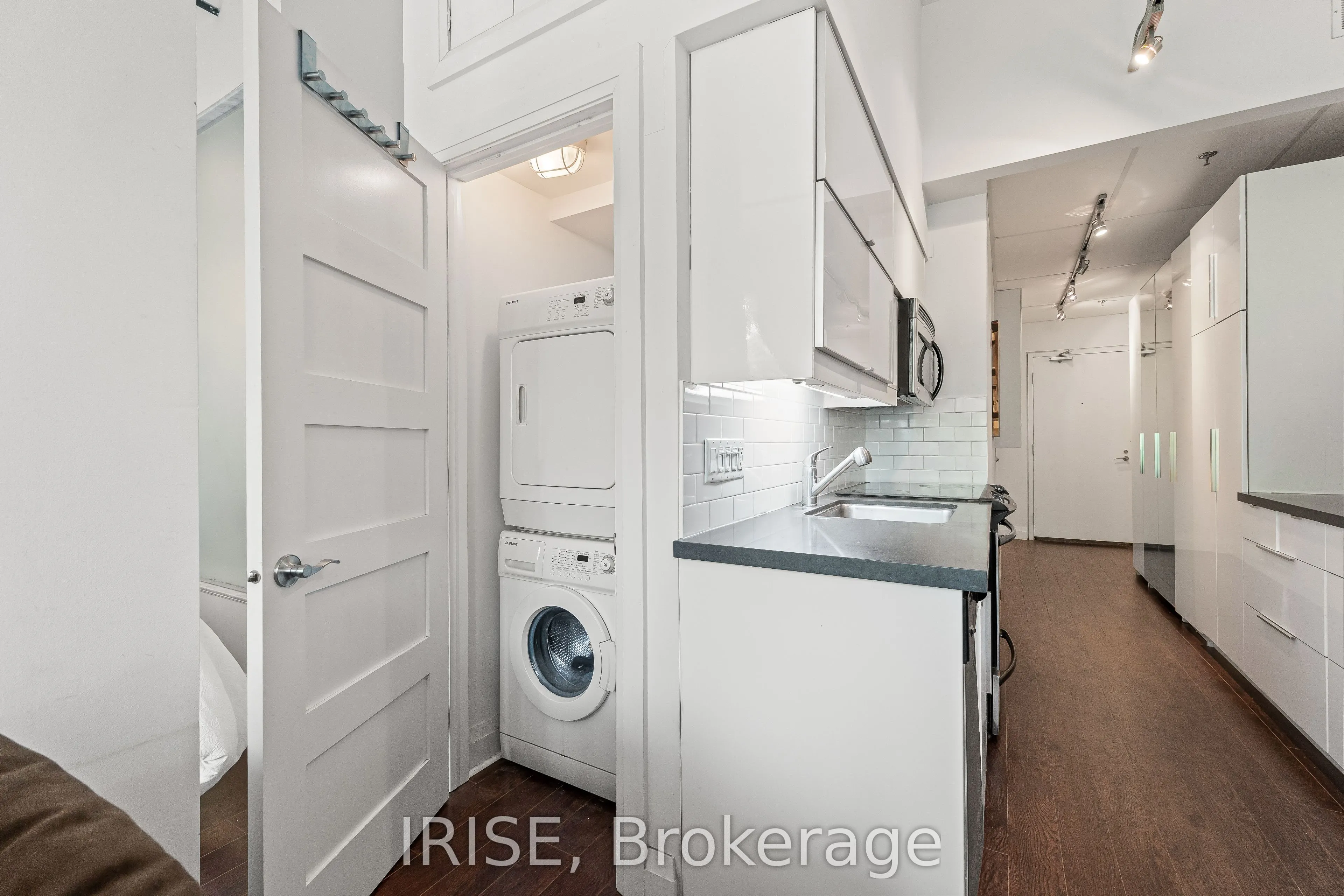 477 Richmond Street W #305