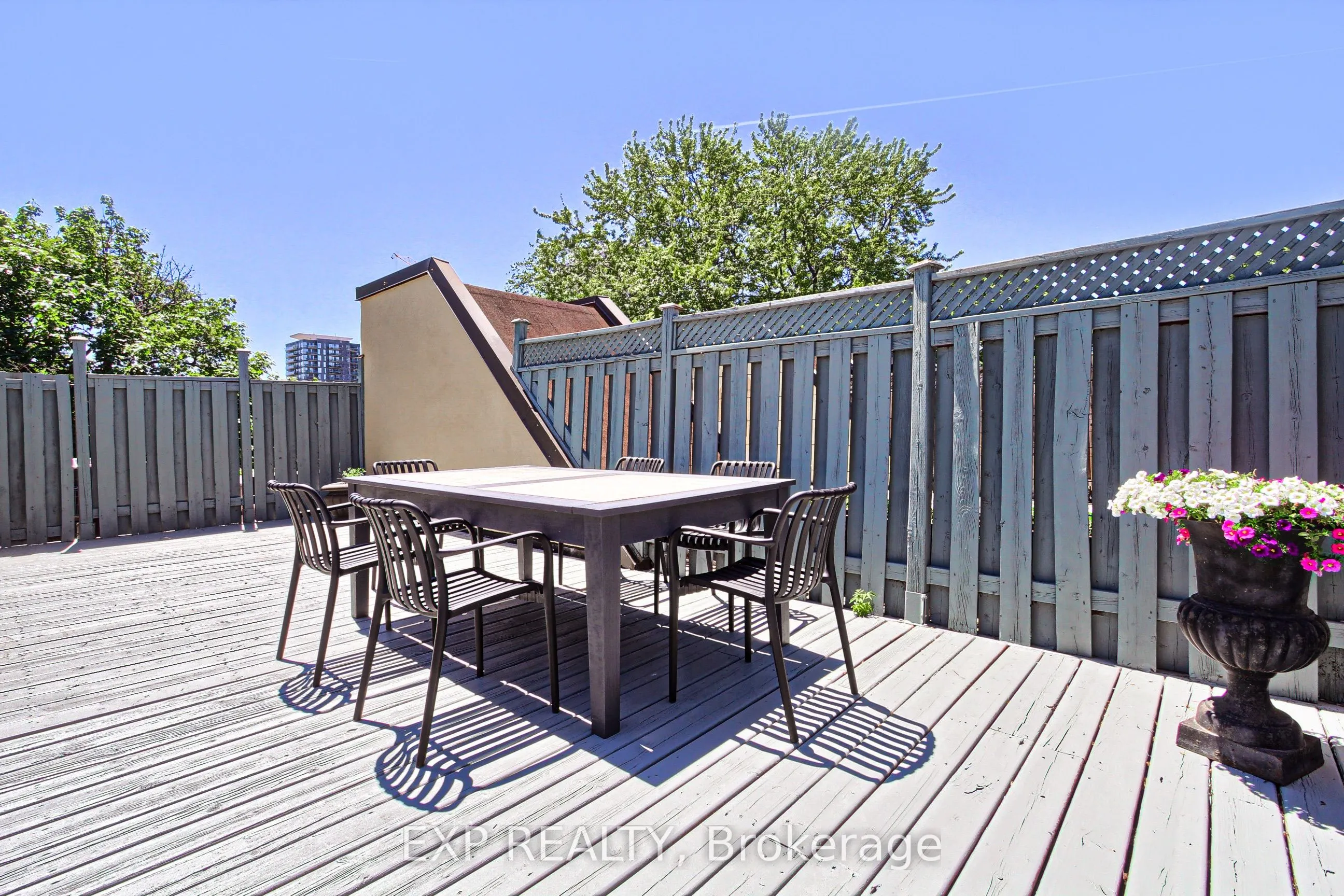 306 Sackville Street #4