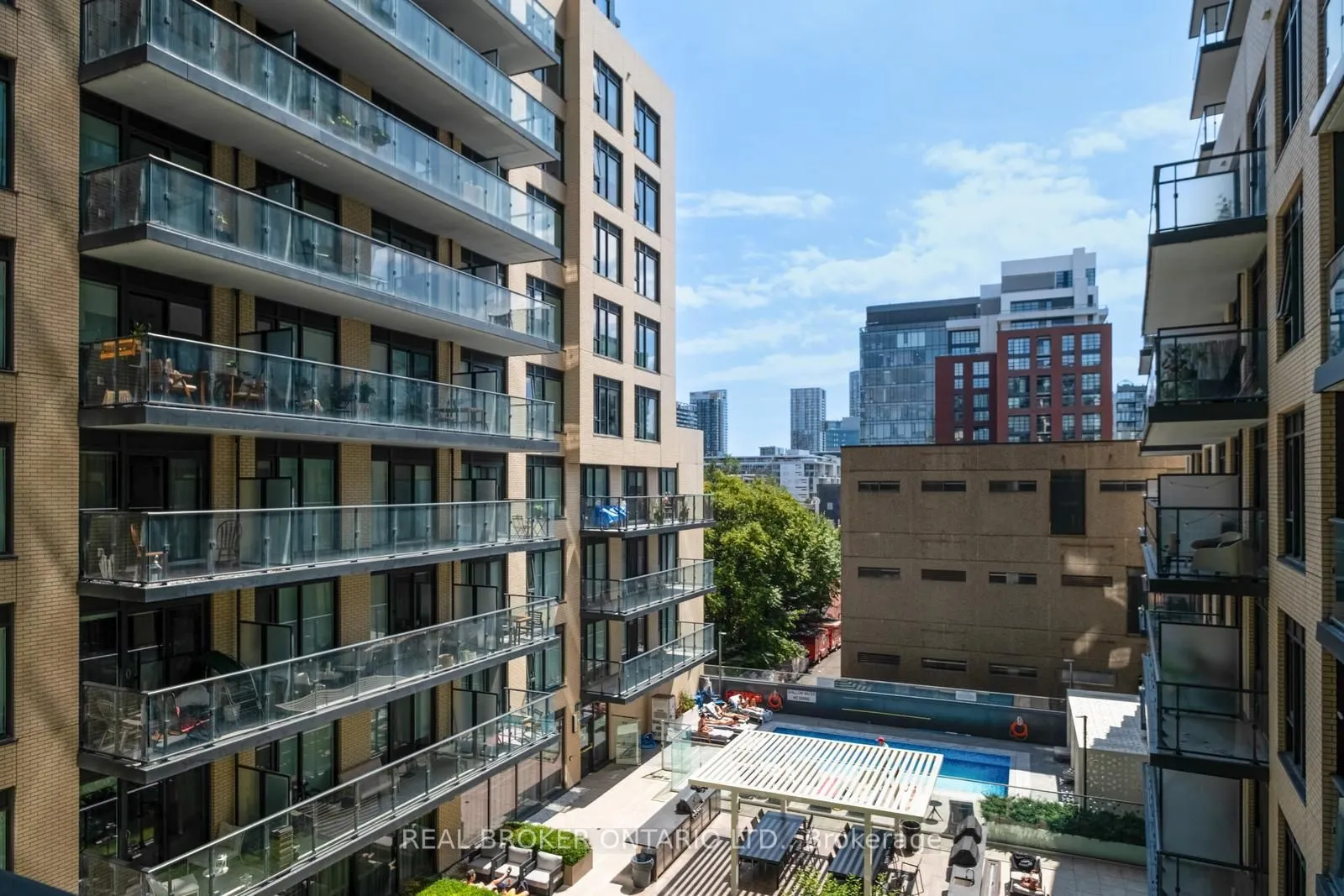 543 Richmond Street W #528