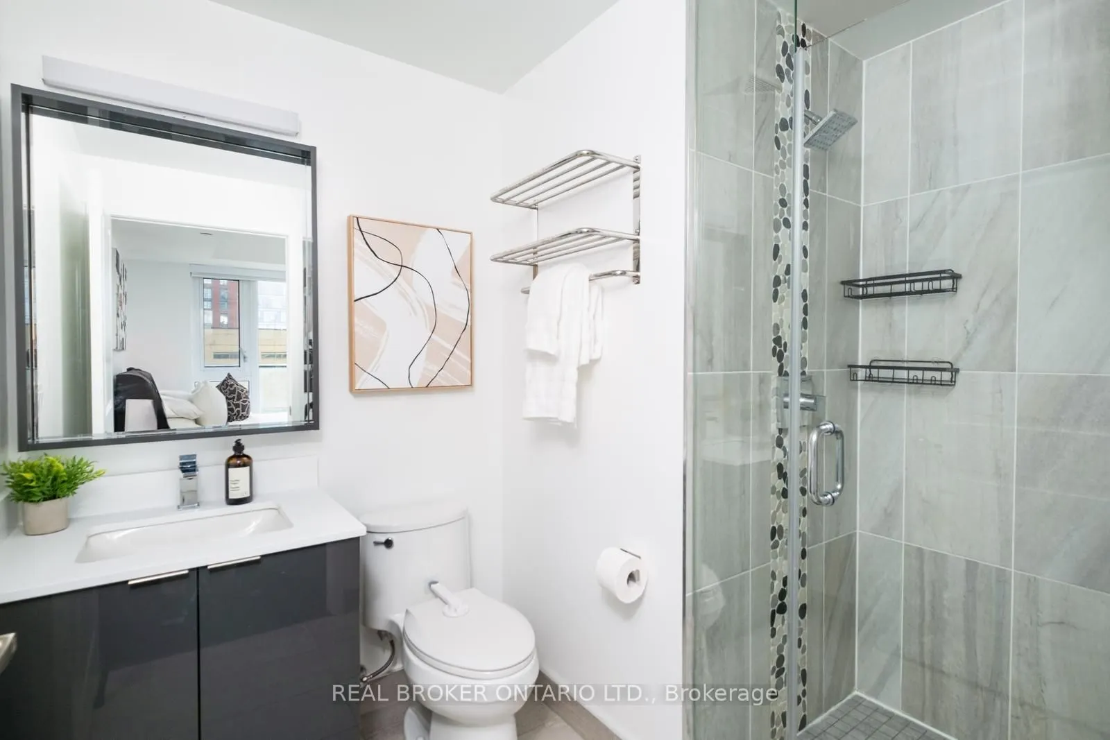 543 Richmond Street W #528