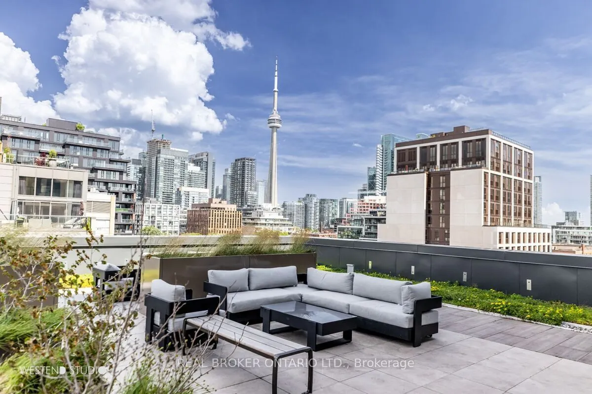 543 Richmond Street W #528