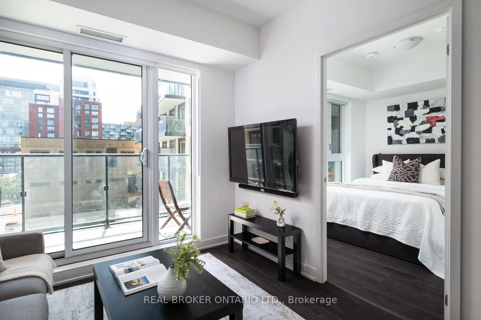 543 Richmond Street W #528
