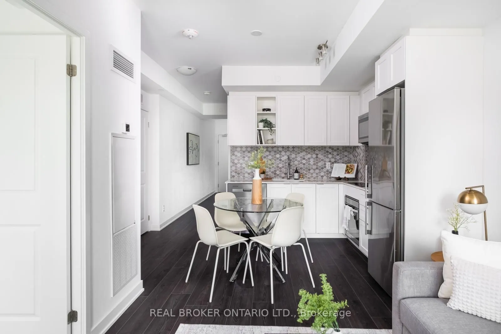 543 Richmond Street W #528