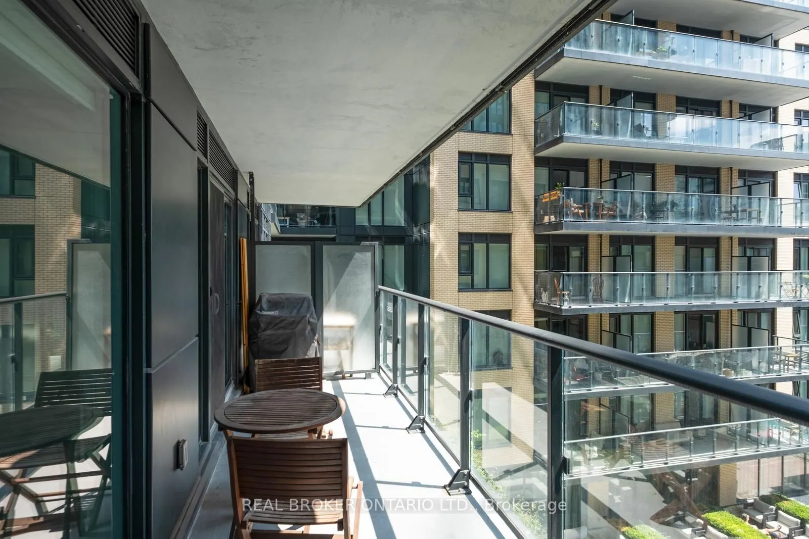 543 Richmond Street W #528