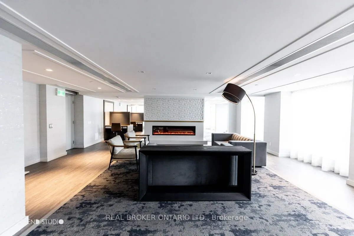 543 Richmond Street W #528